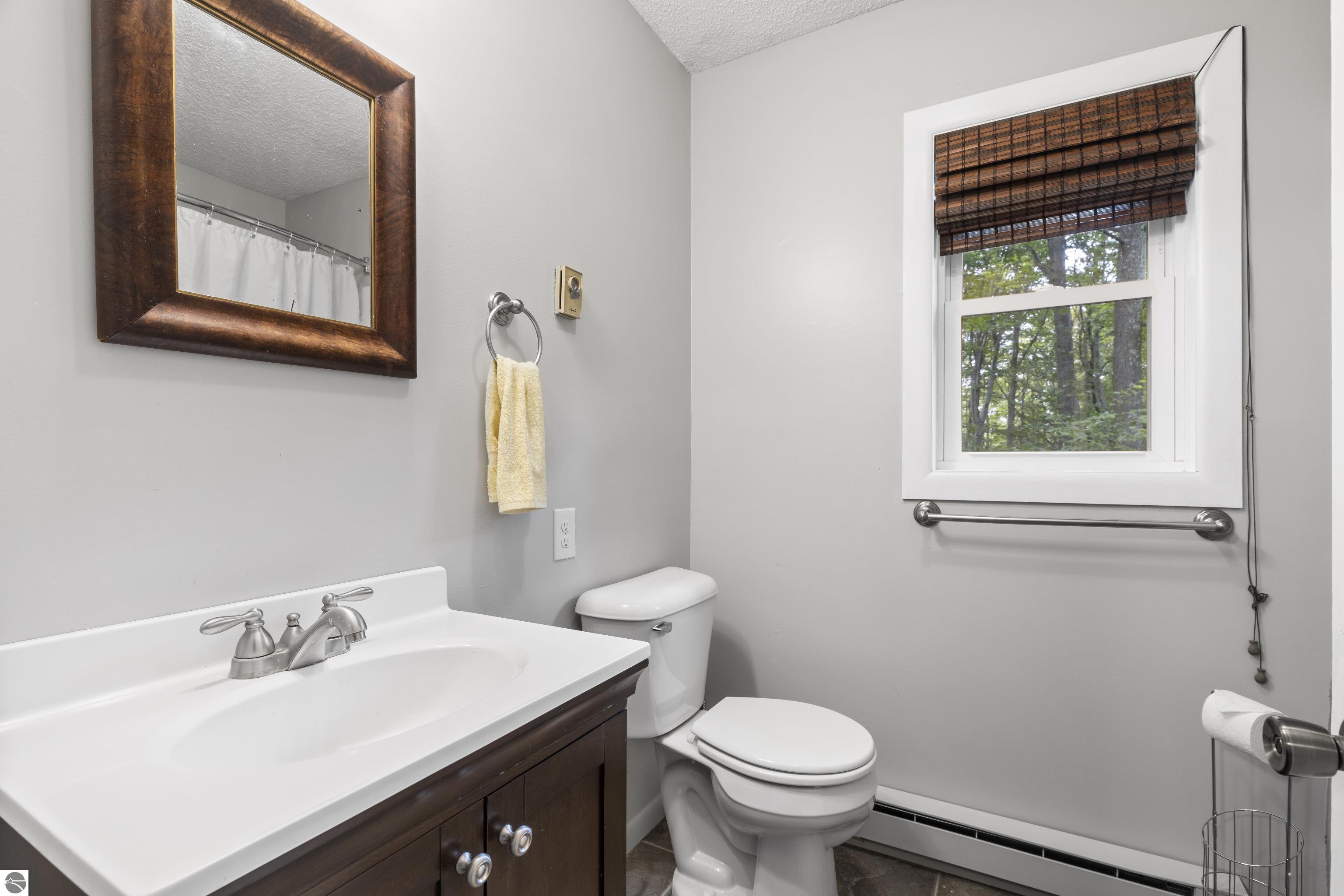 2737 Ellsworth Trail