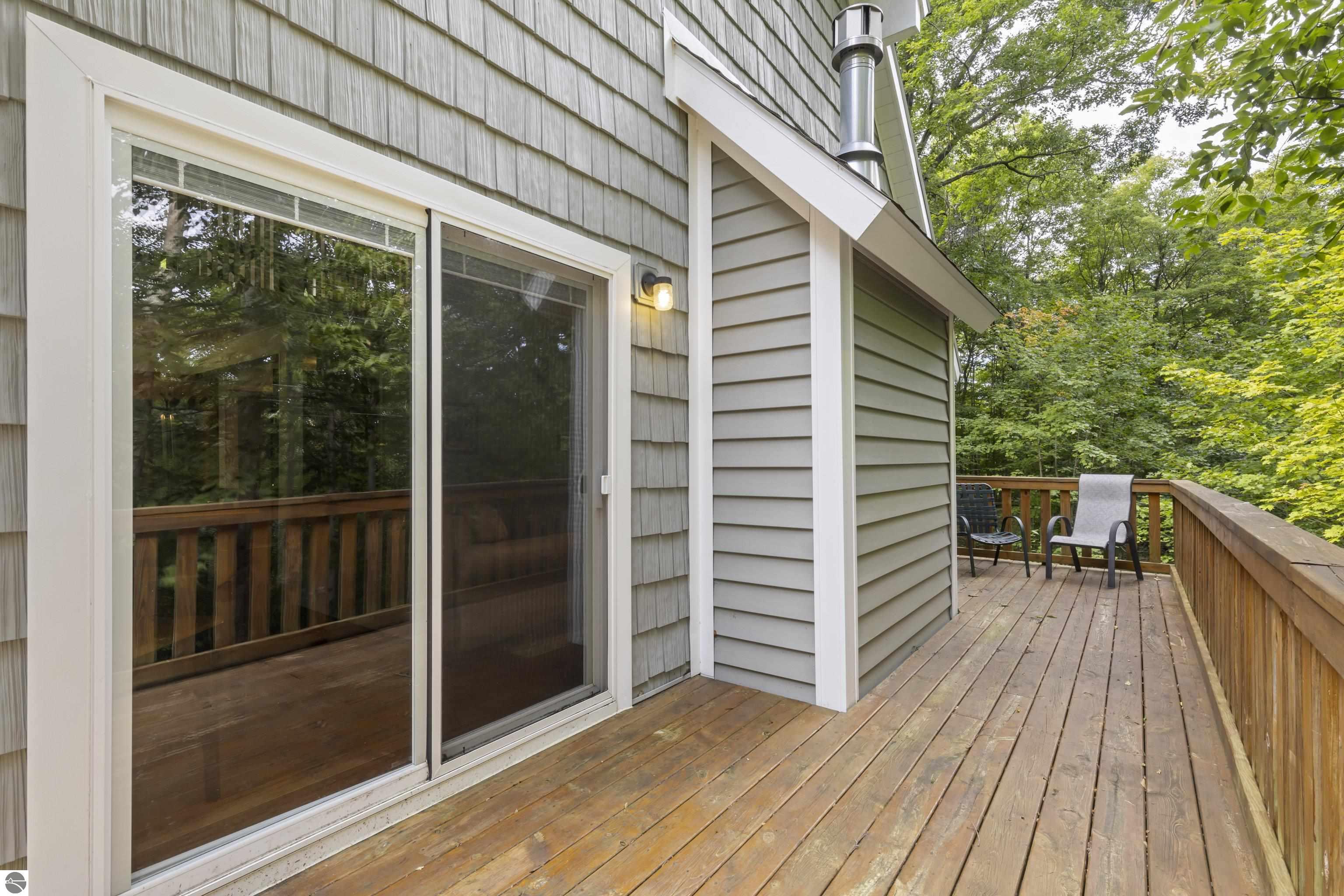 2737 Ellsworth Trail
