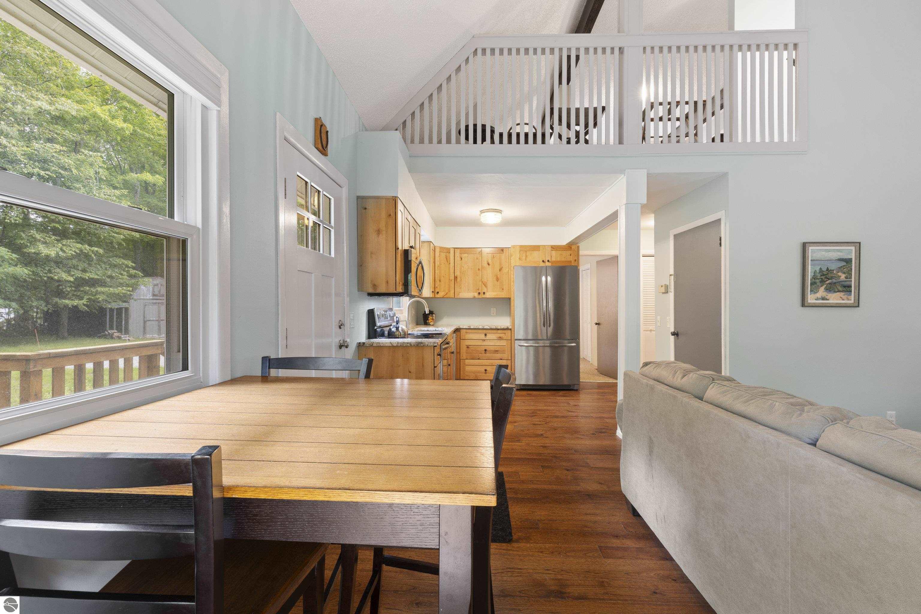 2737 Ellsworth Trail