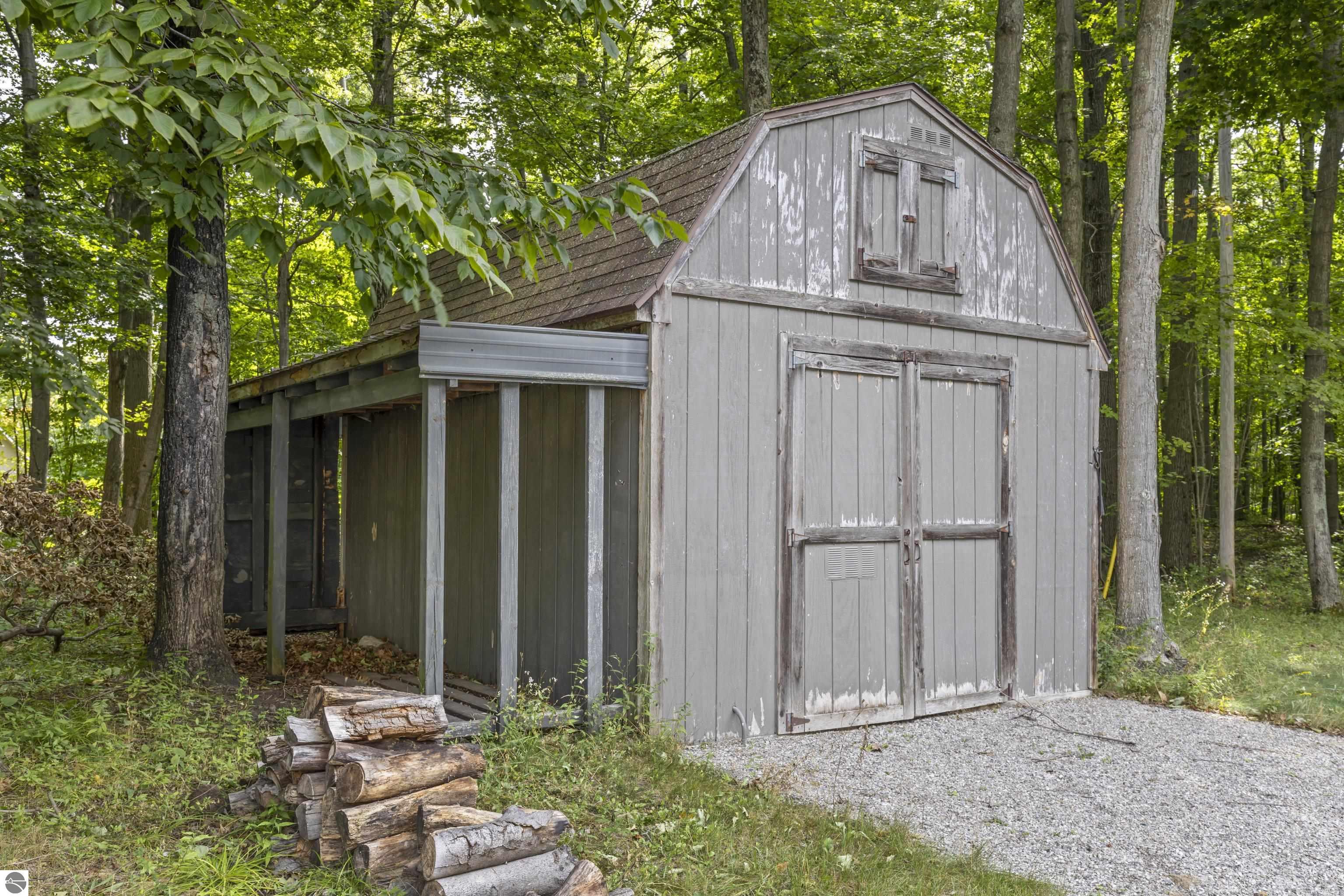 2737 Ellsworth Trail