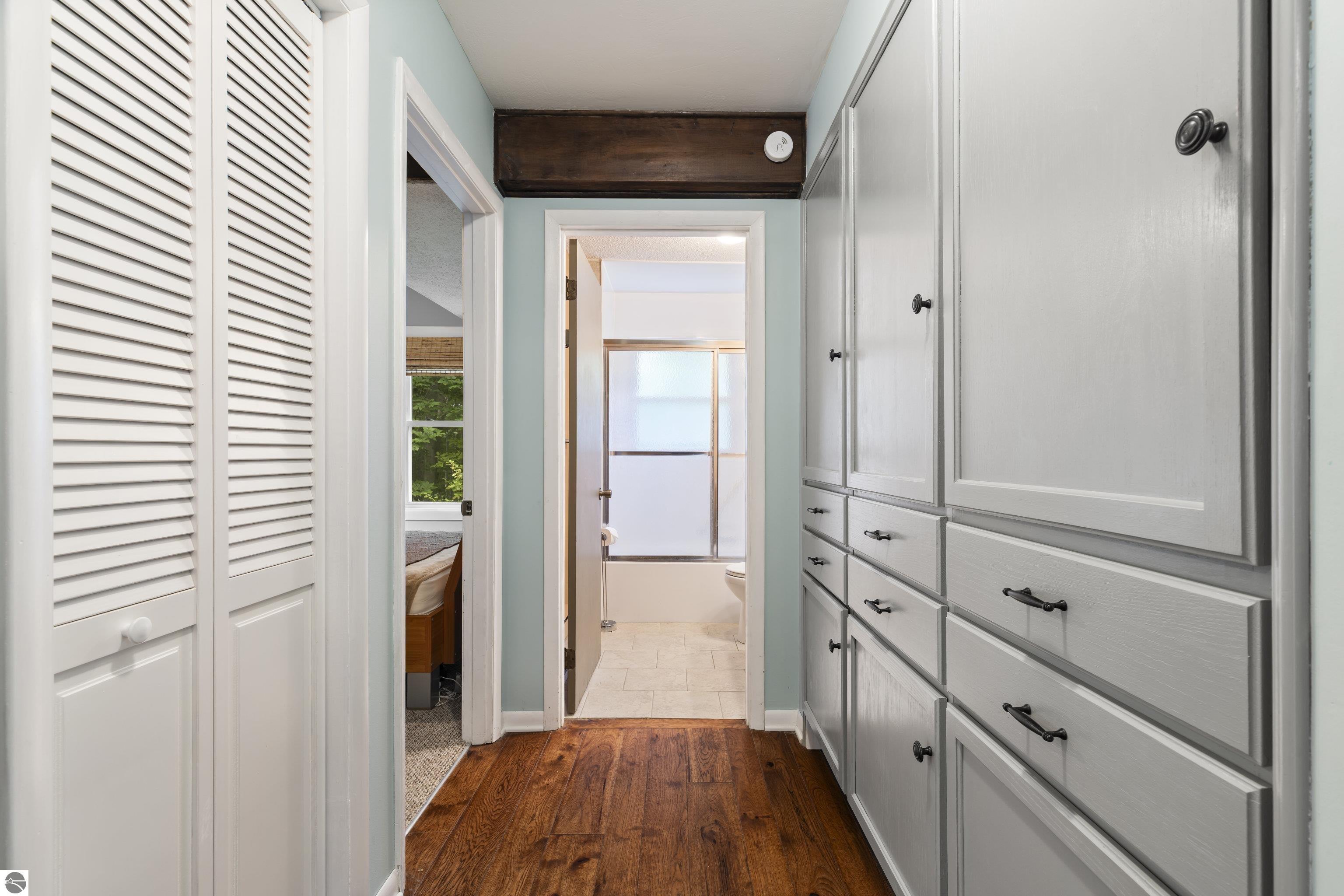 2737 Ellsworth Trail