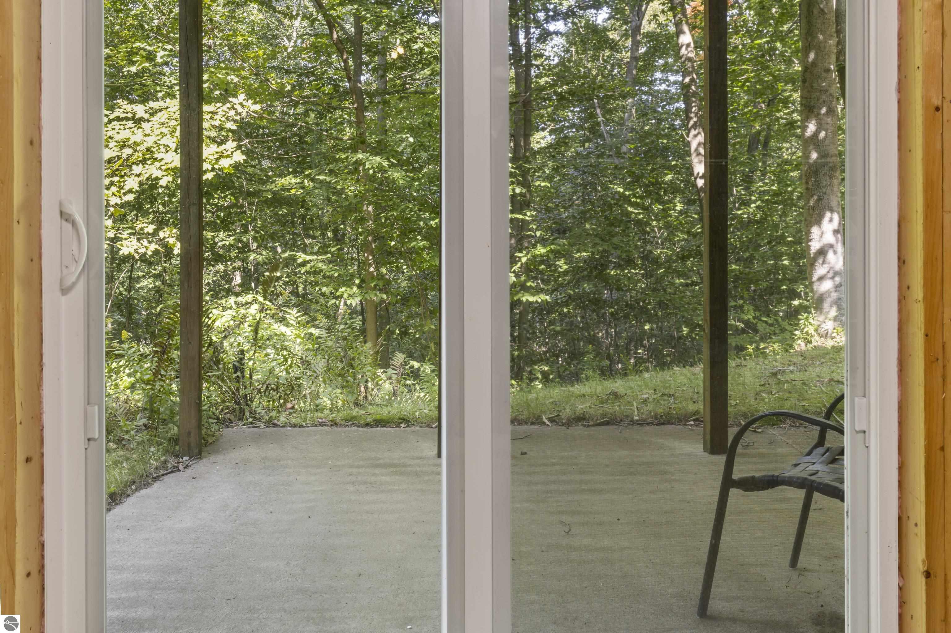 2737 Ellsworth Trail