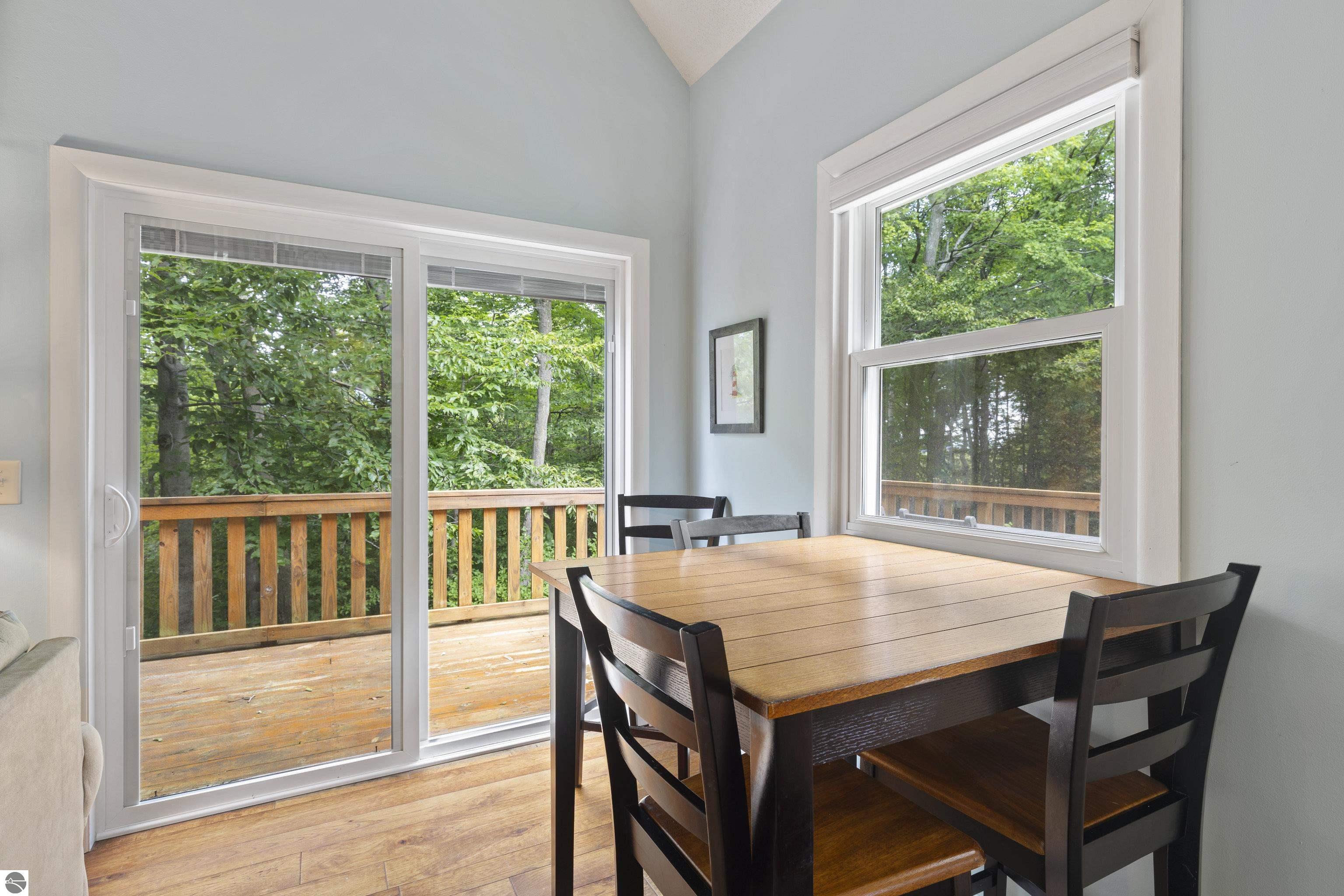 2737 Ellsworth Trail