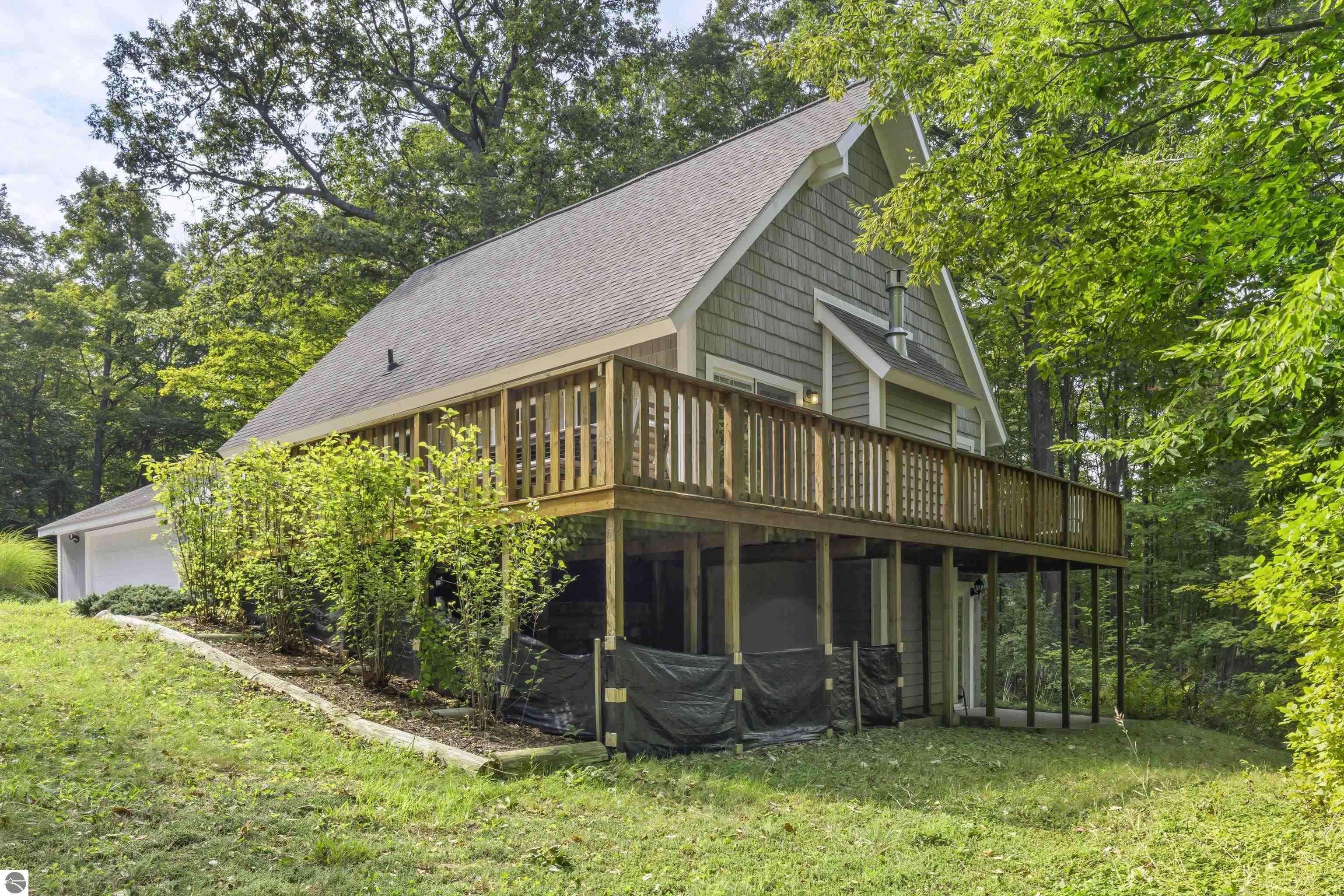 2737 Ellsworth Trail