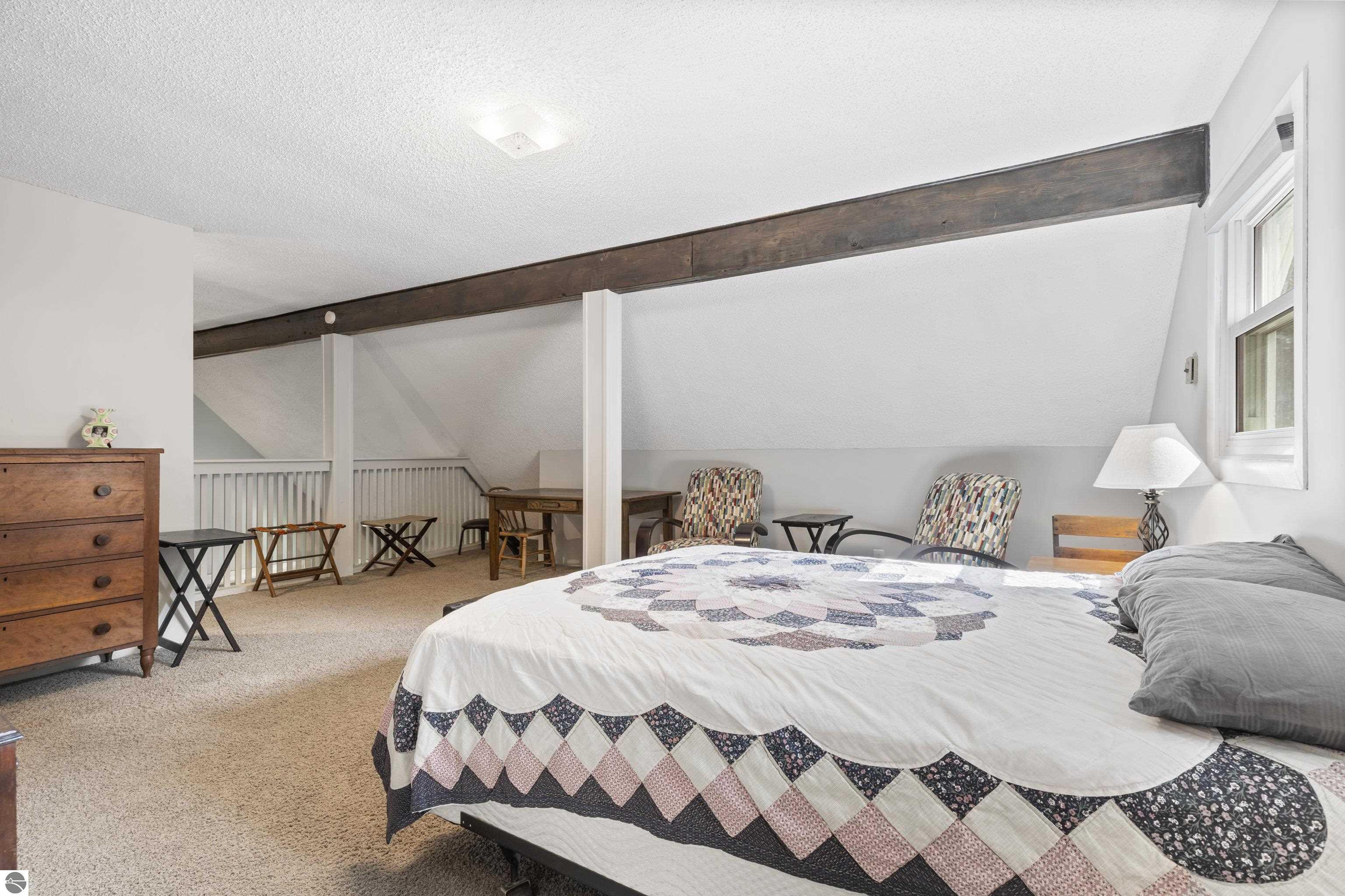 2737 Ellsworth Trail