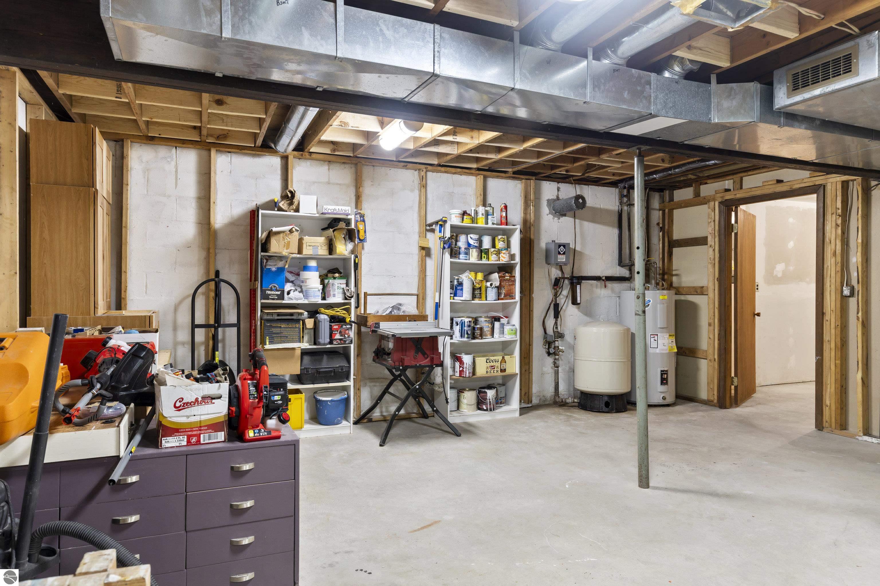 2737 Ellsworth Trail