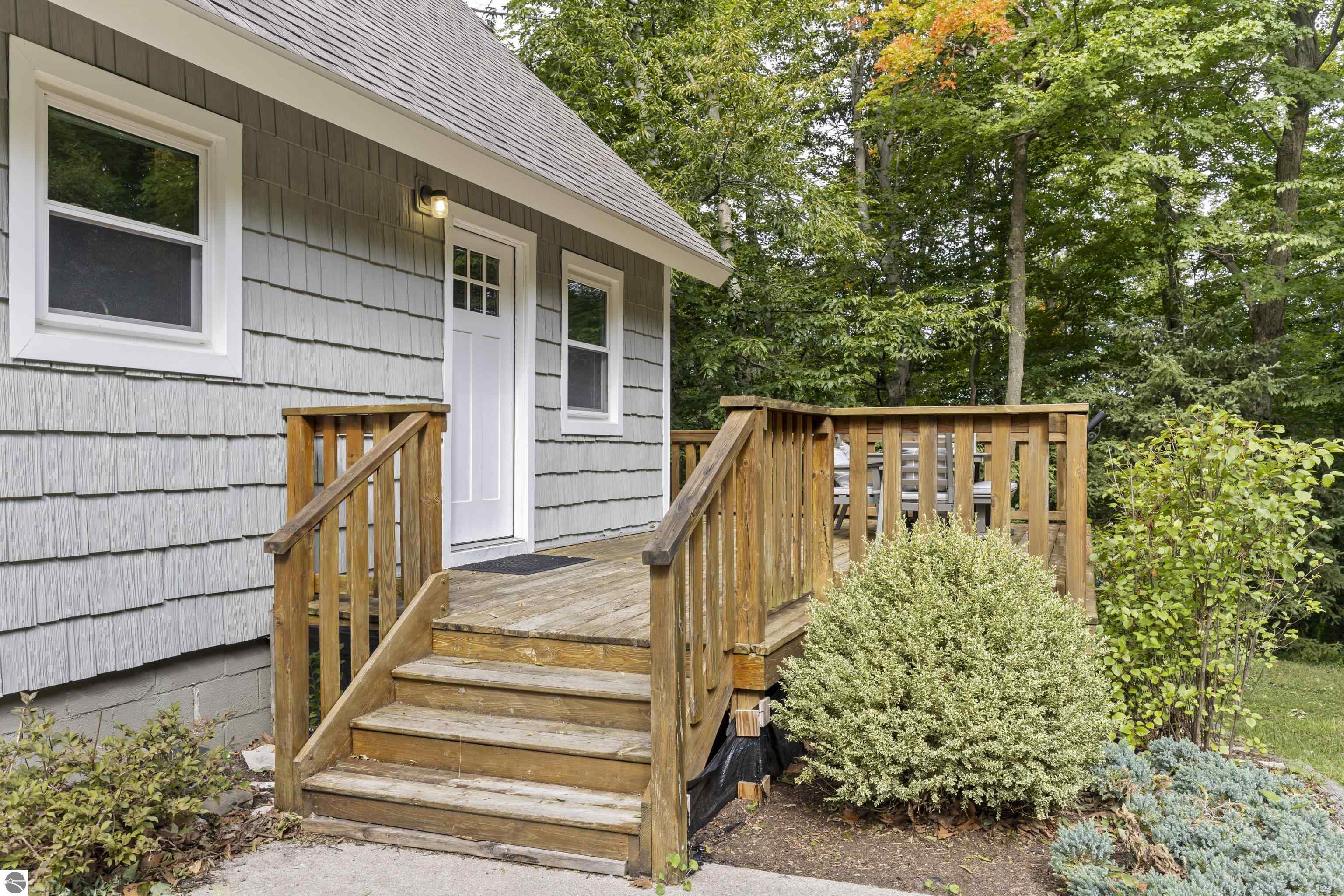 2737 Ellsworth Trail