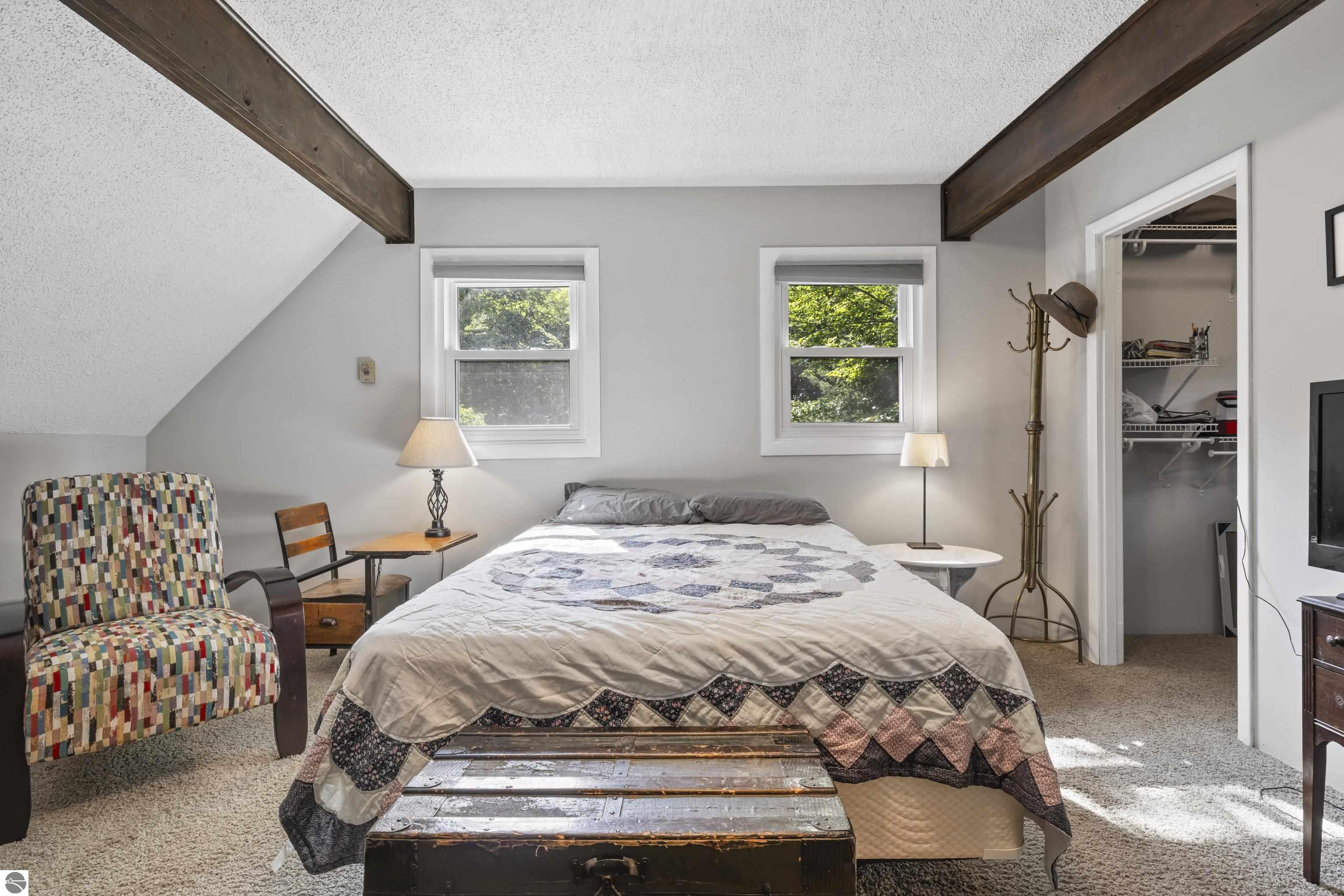 2737 Ellsworth Trail