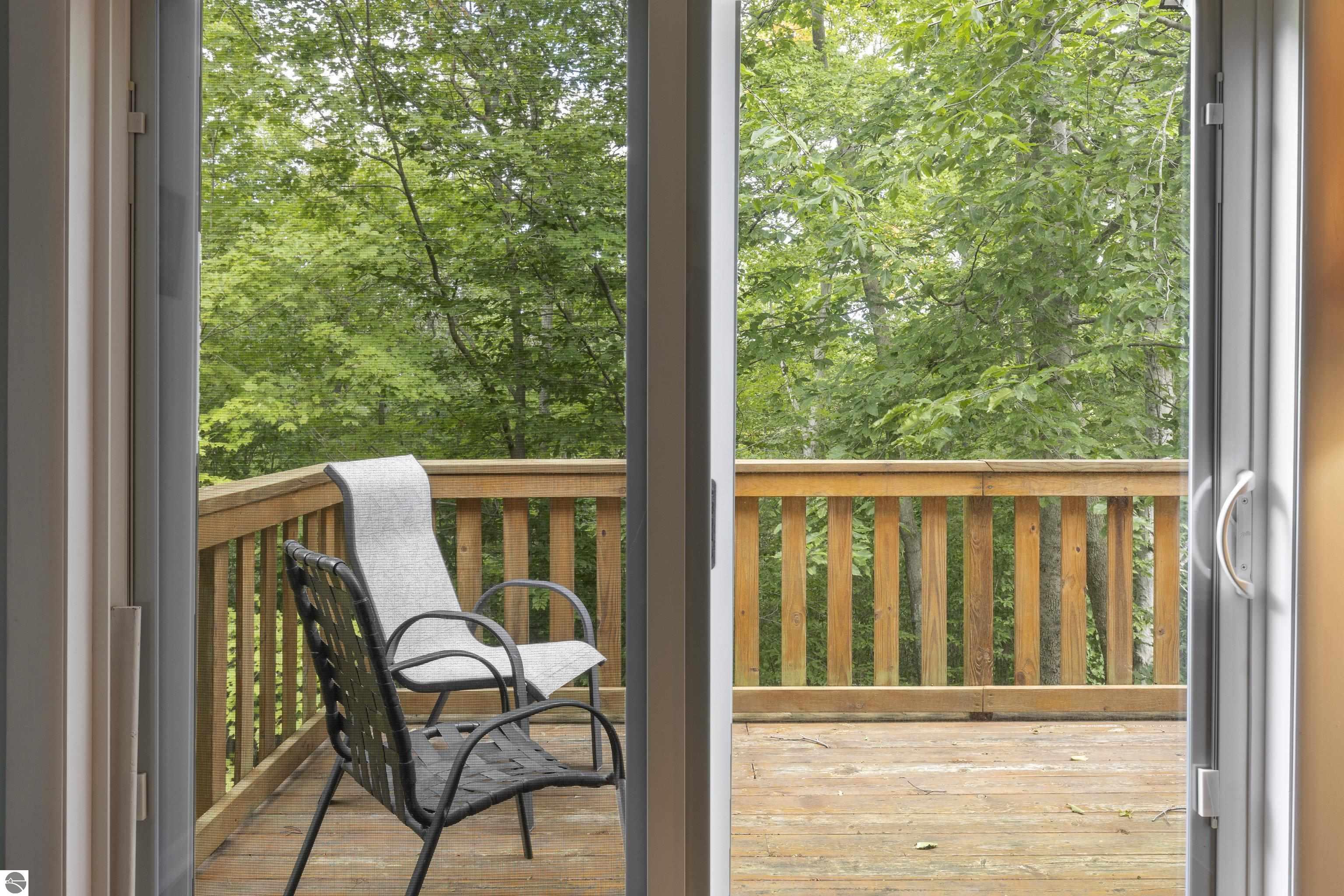 2737 Ellsworth Trail