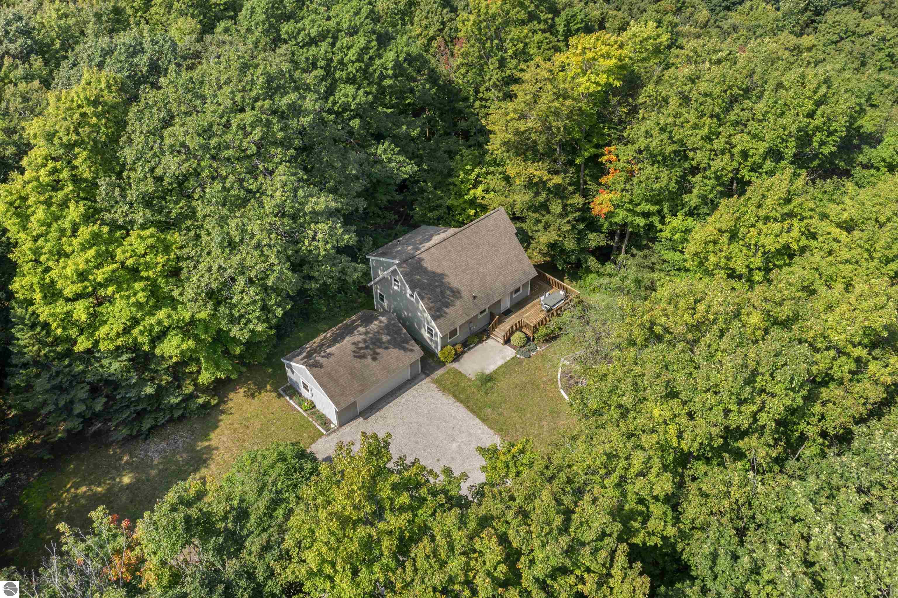 2737 Ellsworth Trail