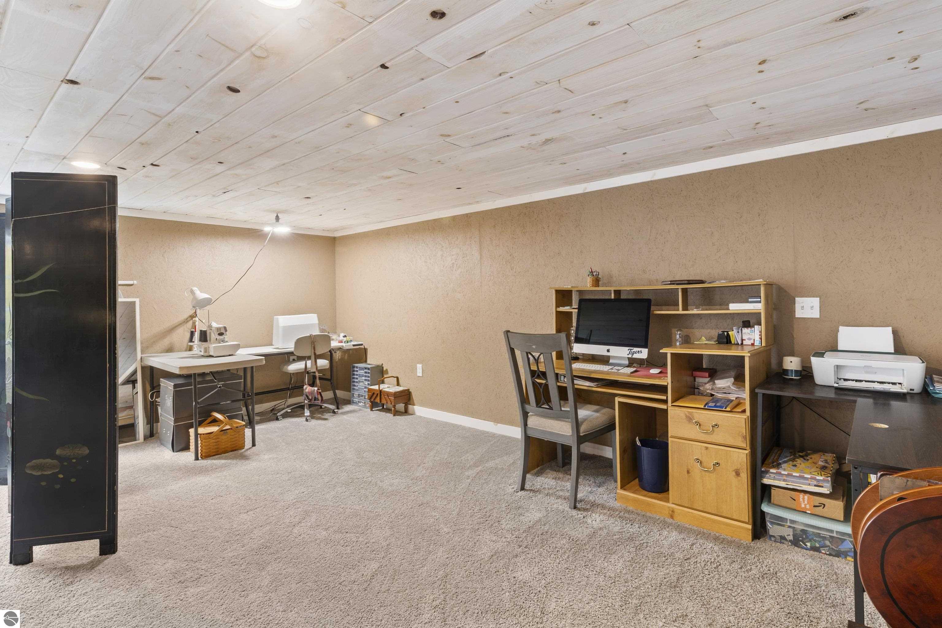 2438 Northwoods Drive
