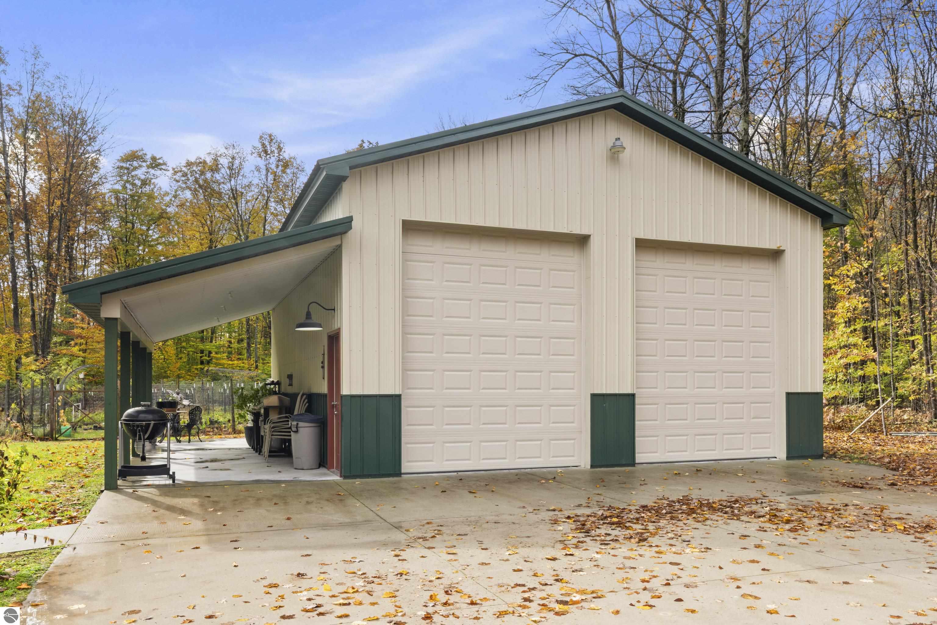 2438 Northwoods Drive