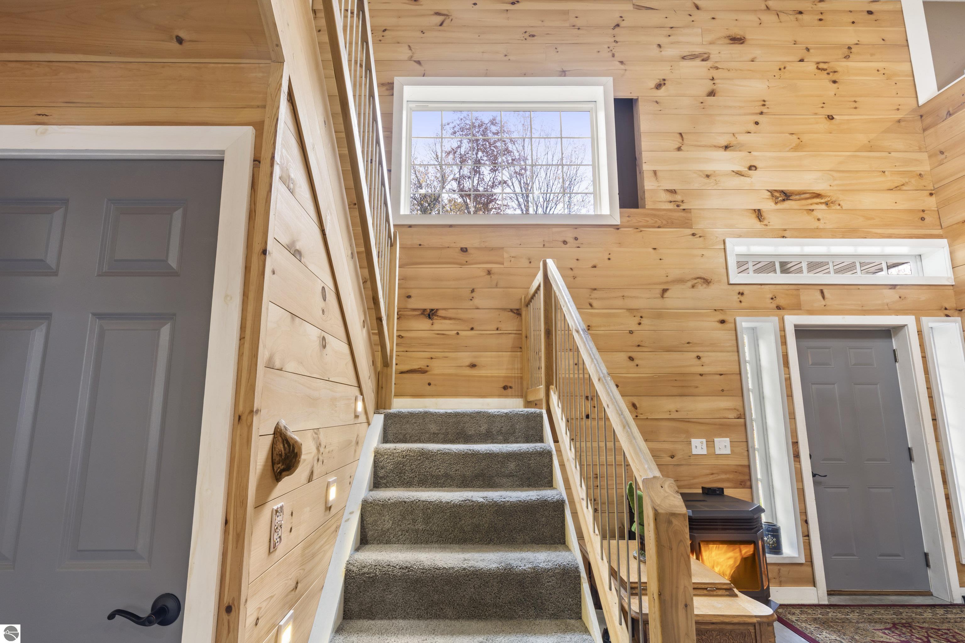 2438 Northwoods Drive