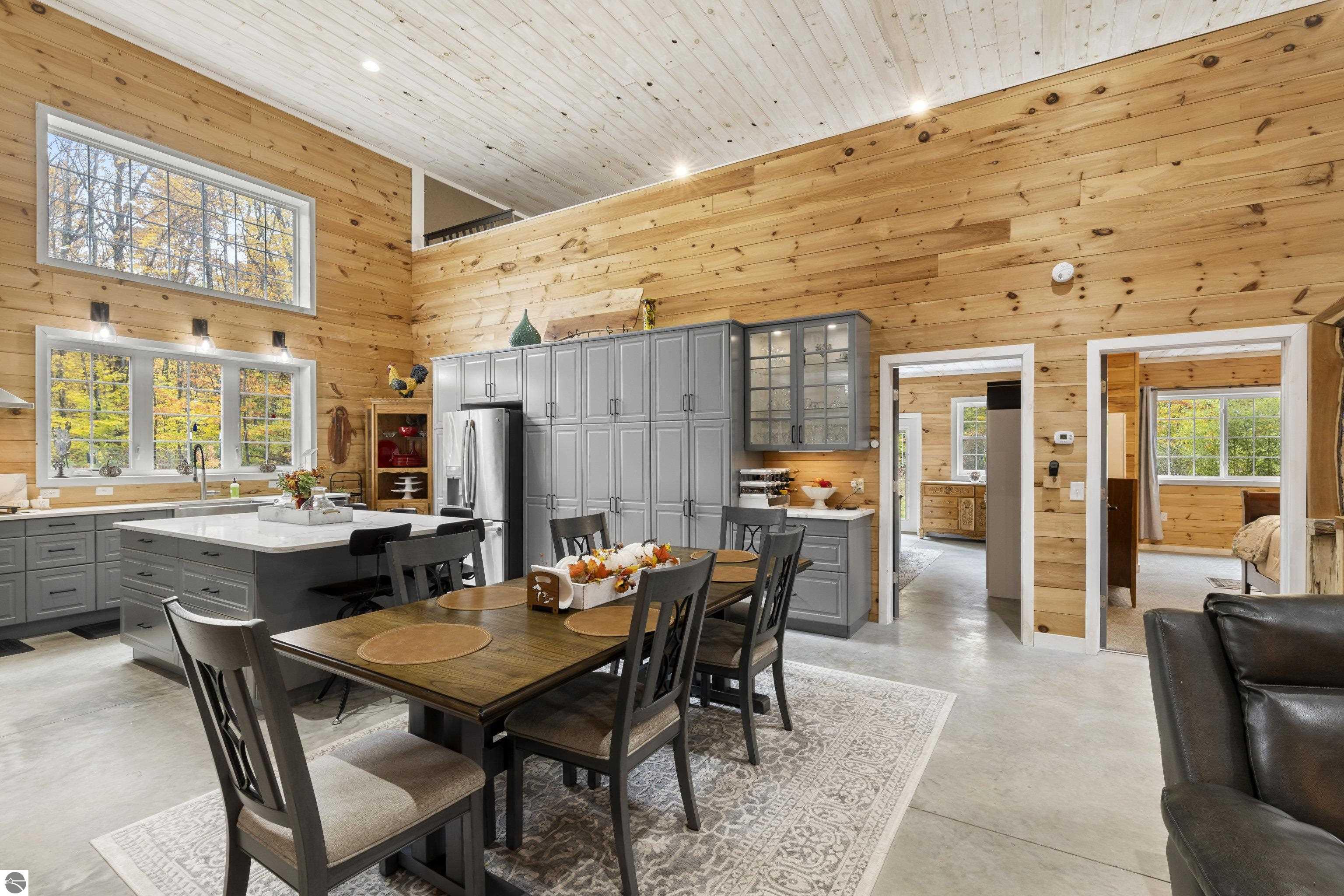 2438 Northwoods Drive