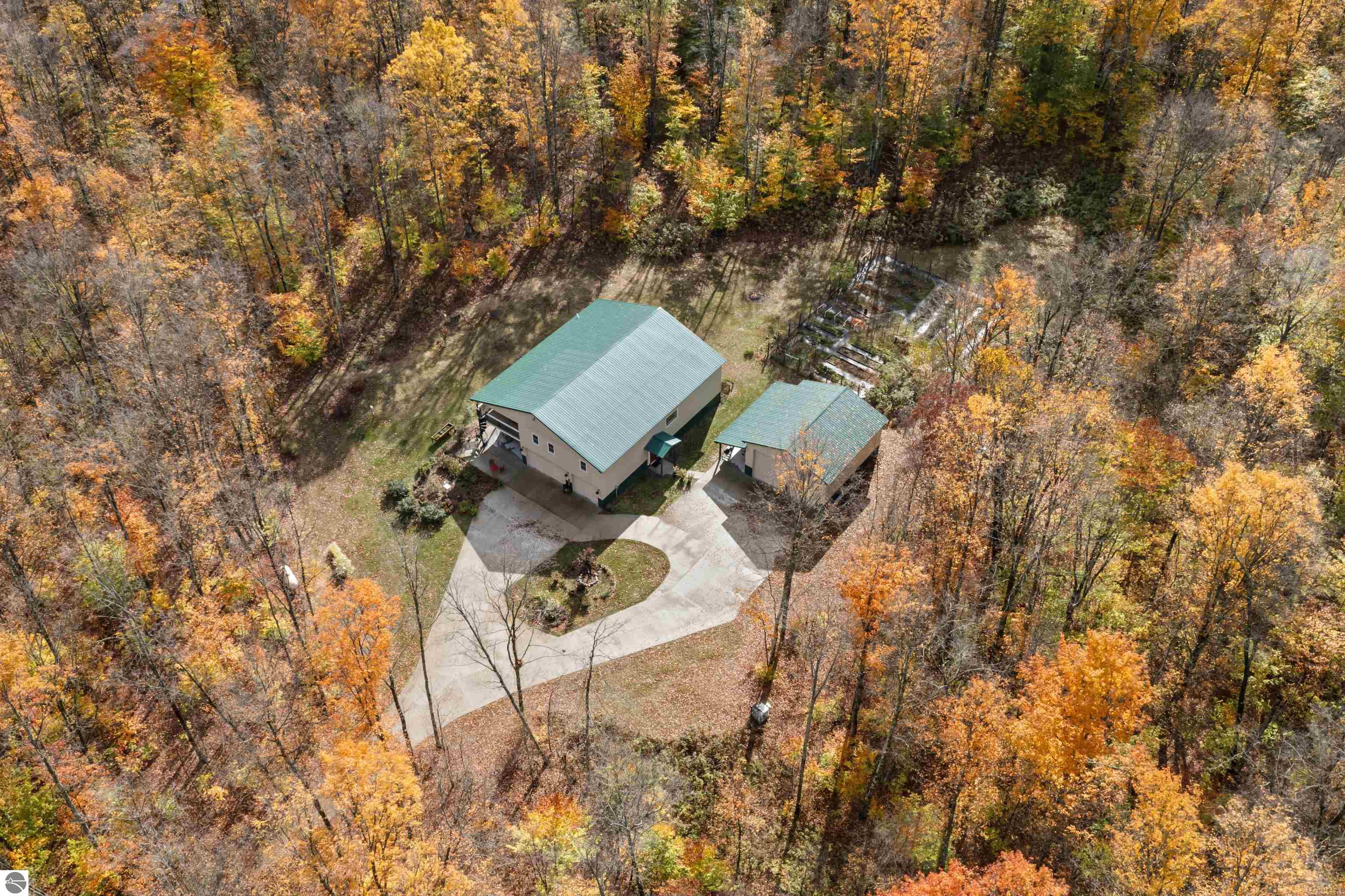 2438 Northwoods Drive