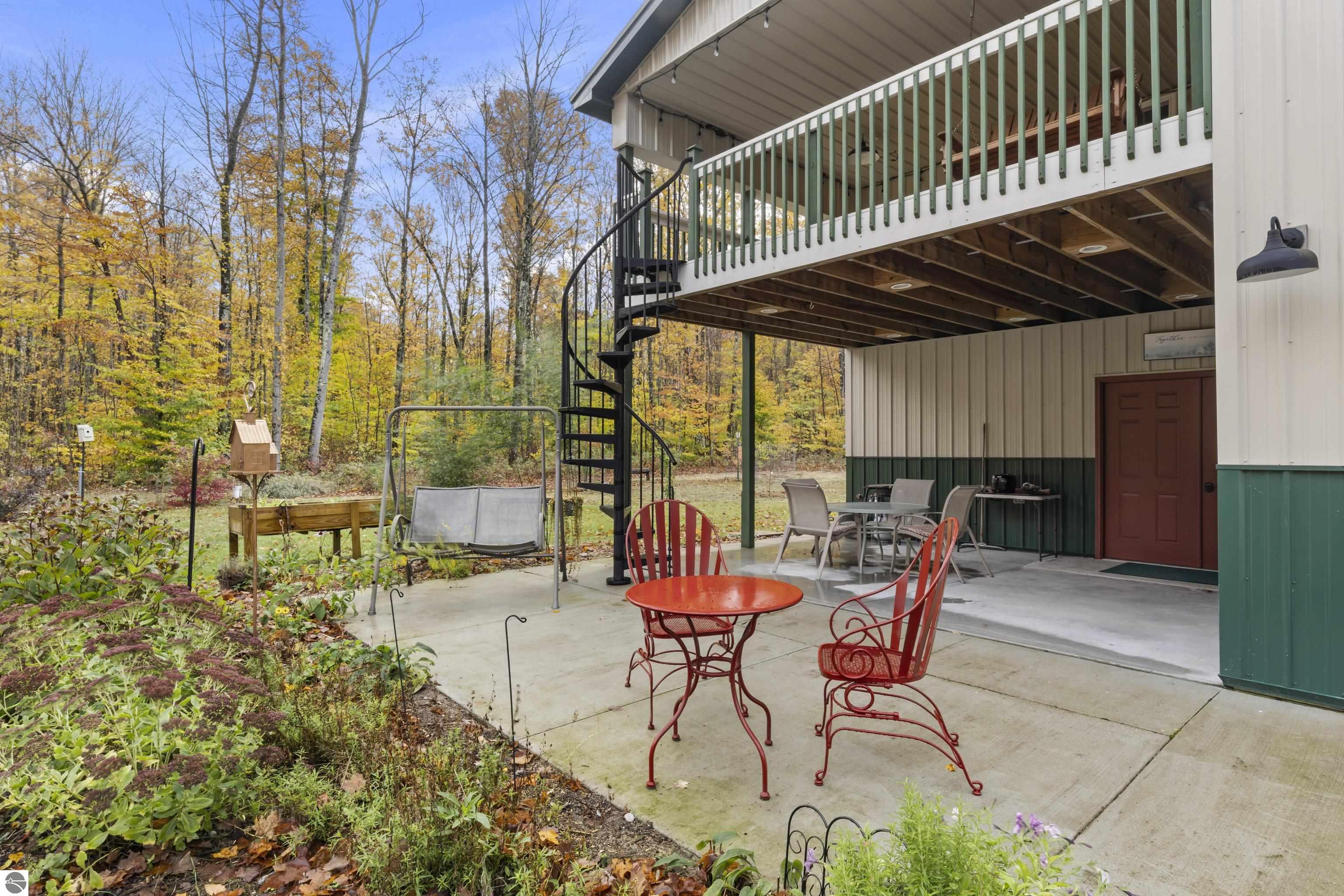 2438 Northwoods Drive
