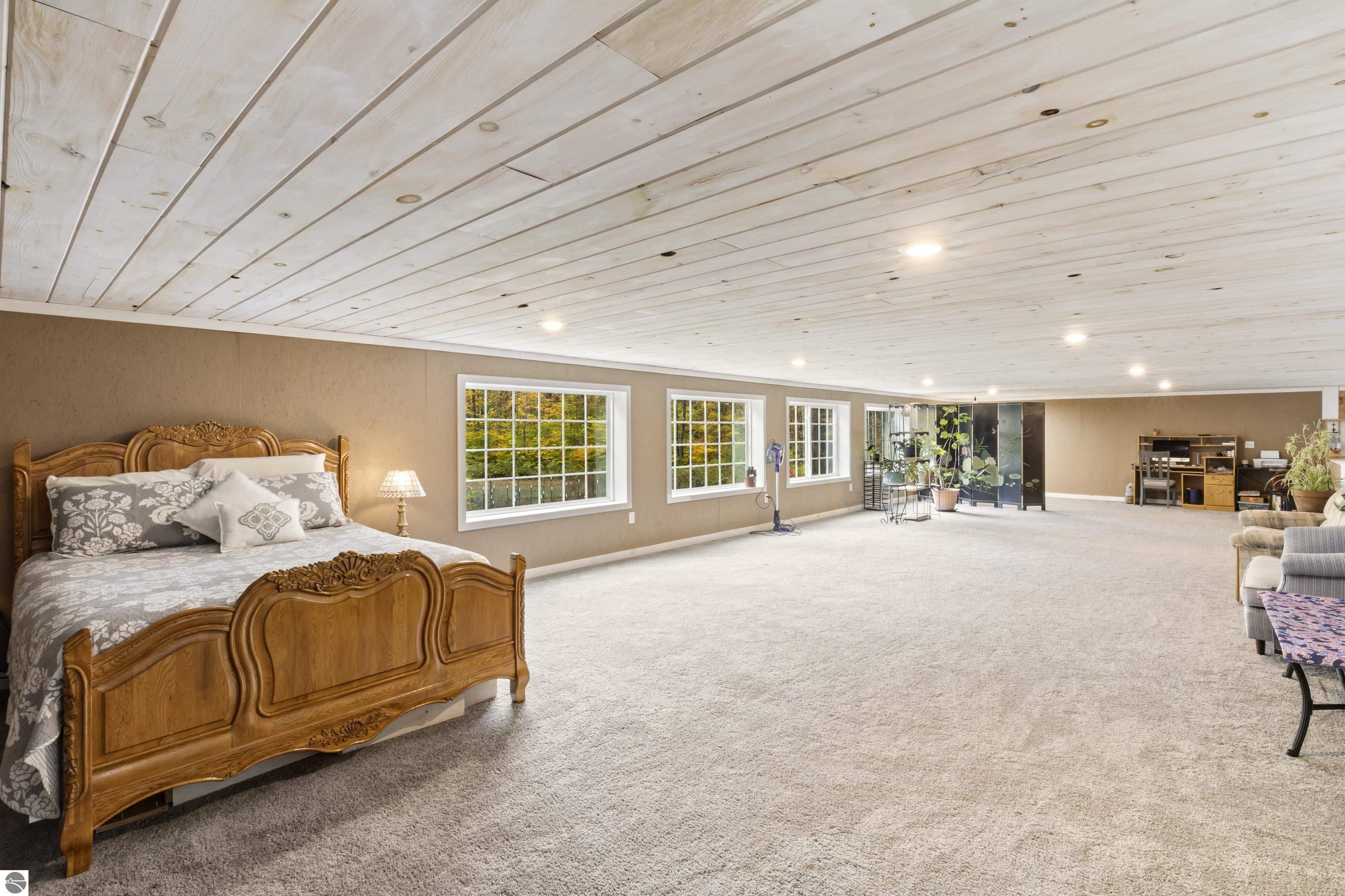 2438 Northwoods Drive