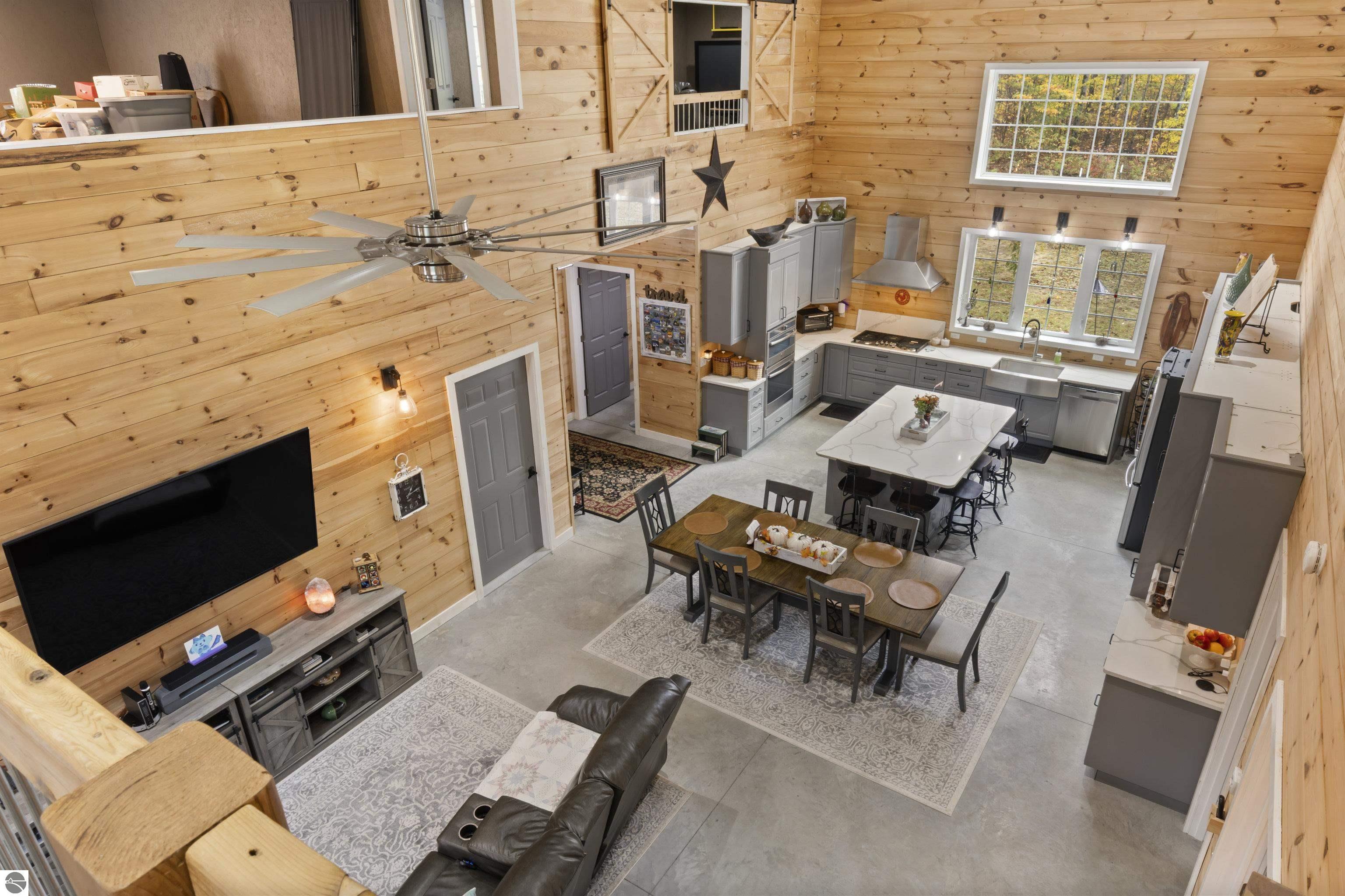 2438 Northwoods Drive