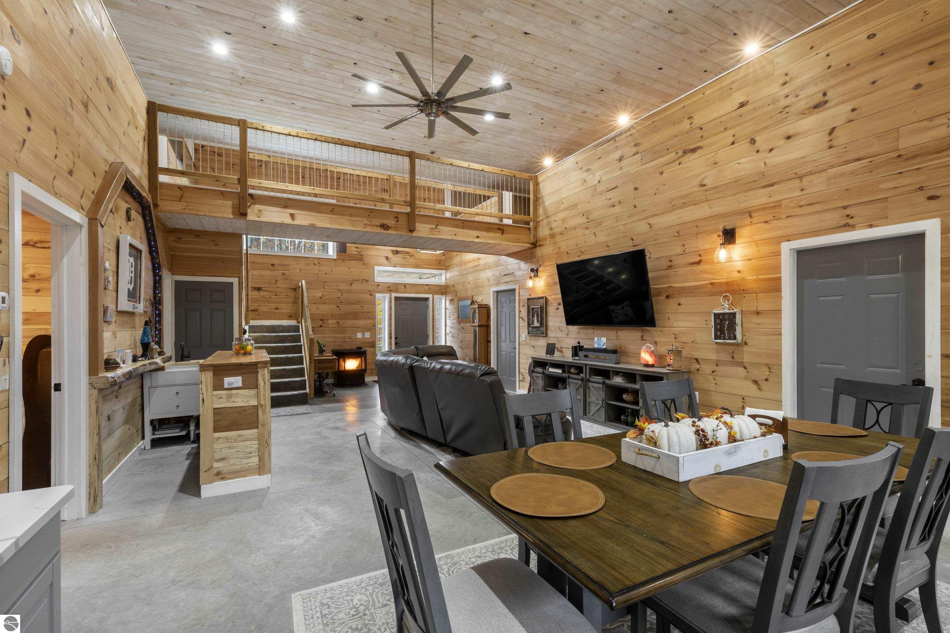 2438 Northwoods Drive