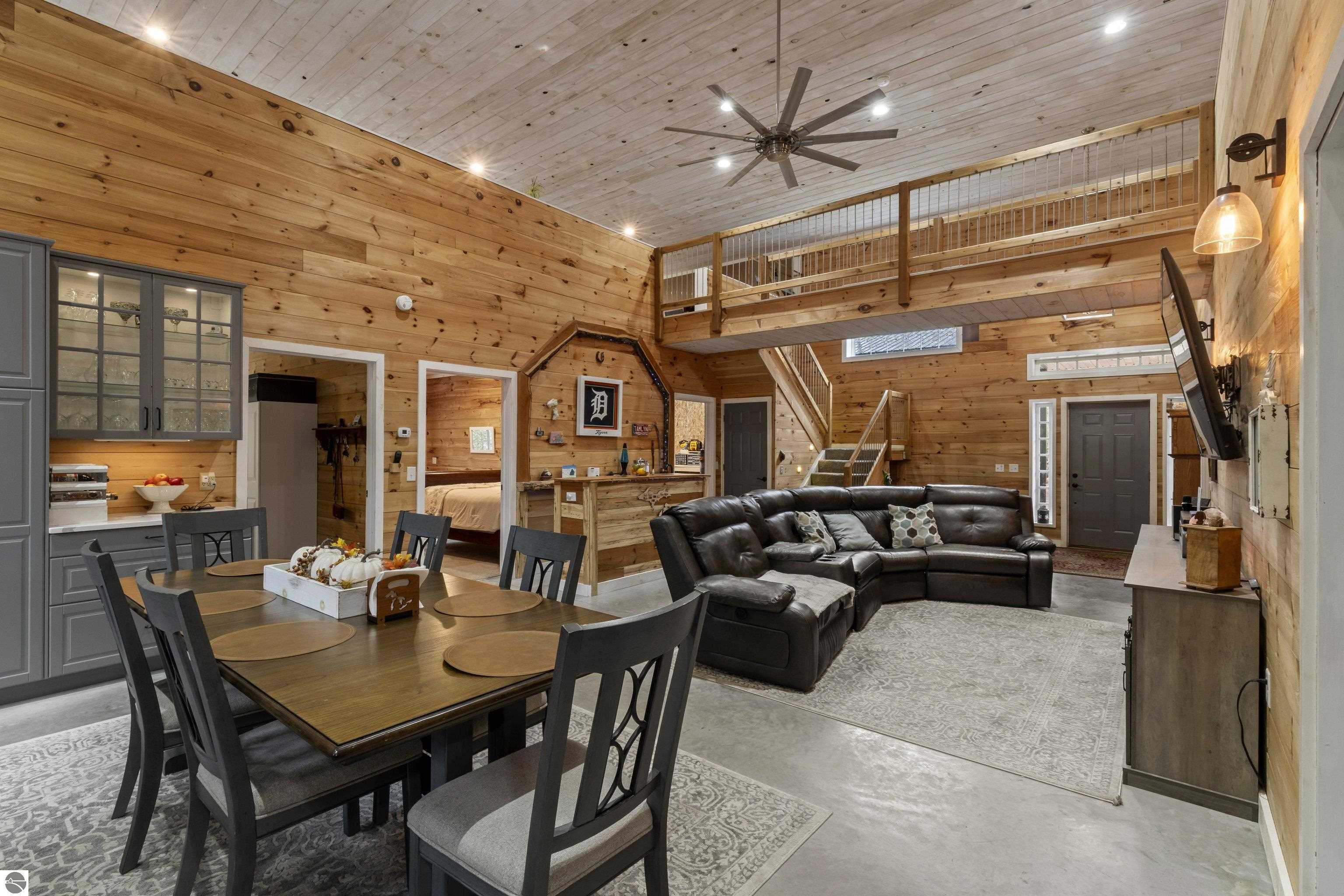 2438 Northwoods Drive
