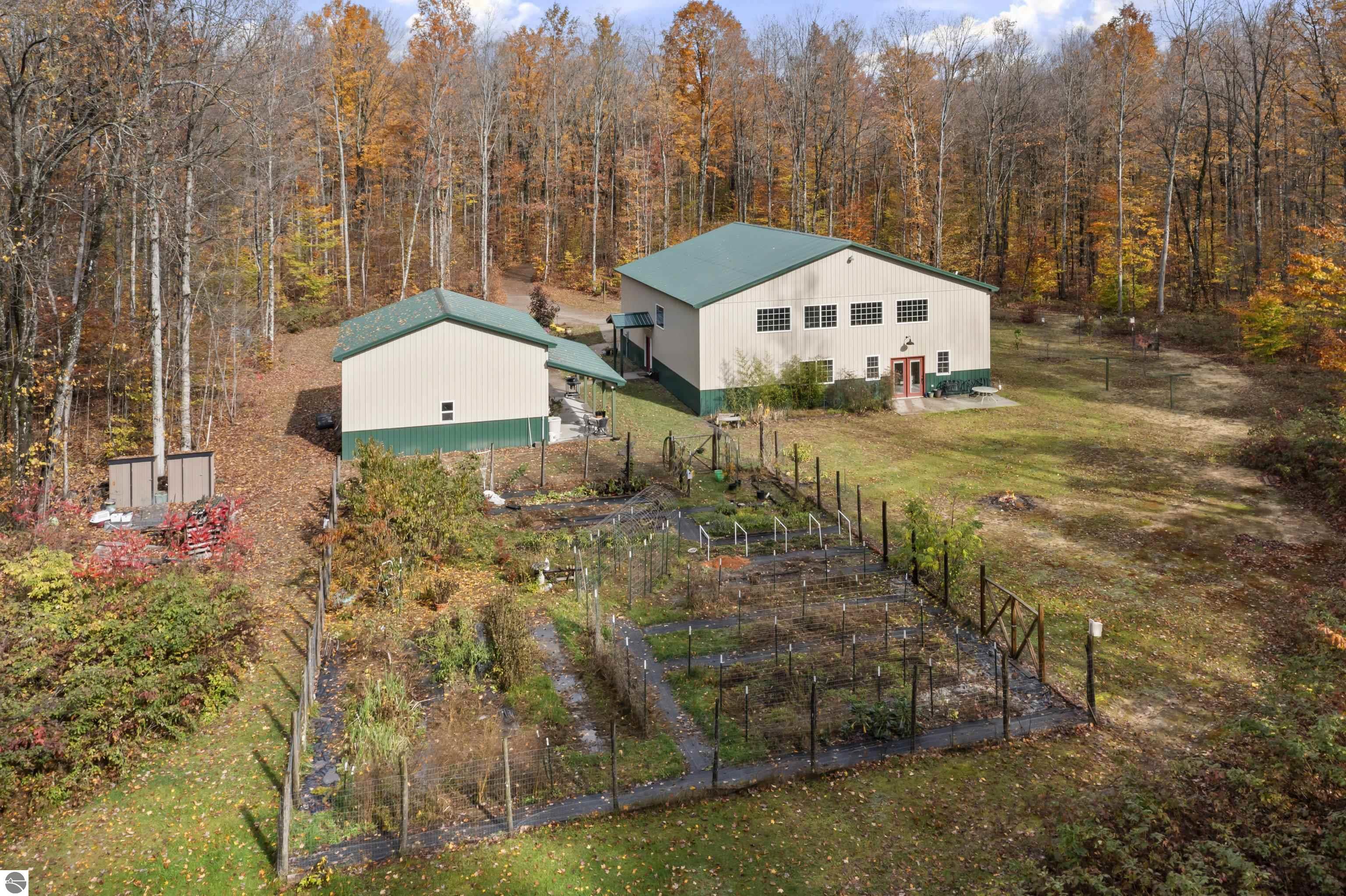2438 Northwoods Drive