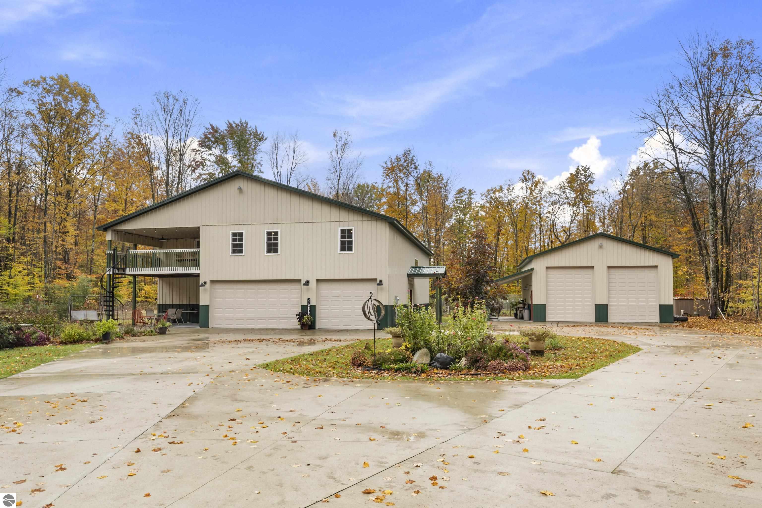 2438 Northwoods Drive