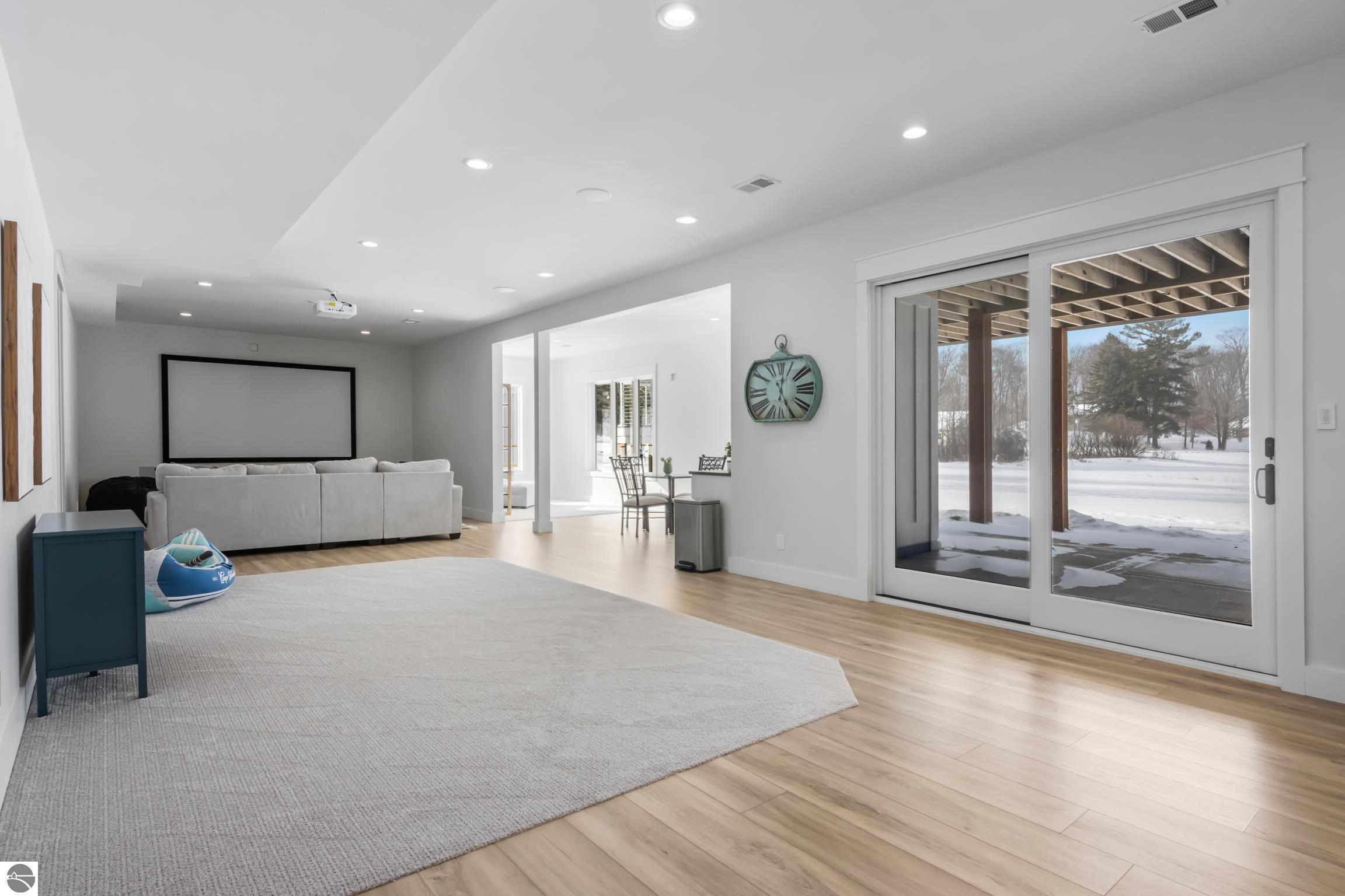 504 S East Silver Lake Road