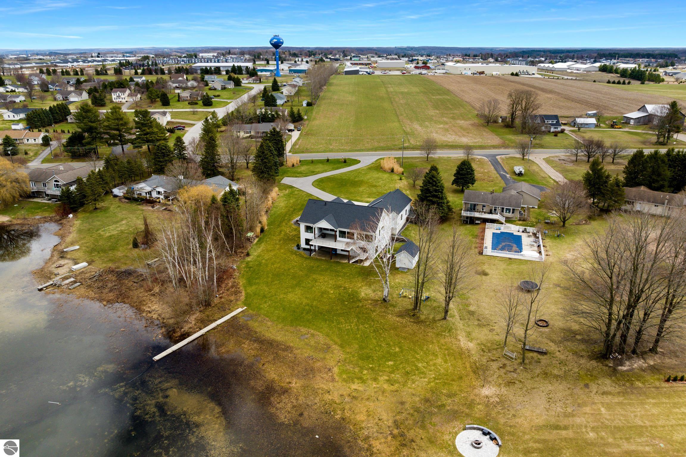 504 S East Silver Lake Road