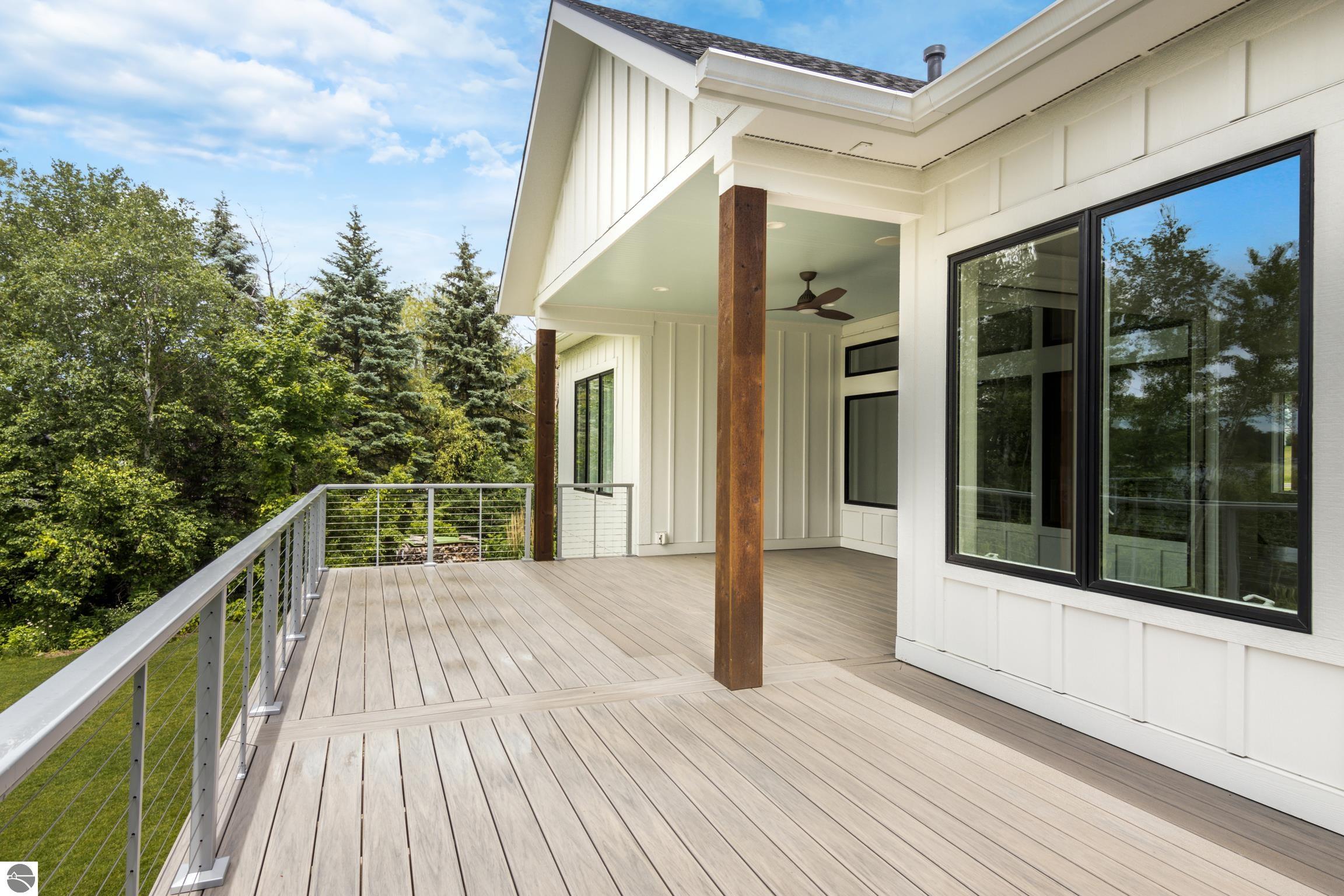 504 S East Silver Lake Road