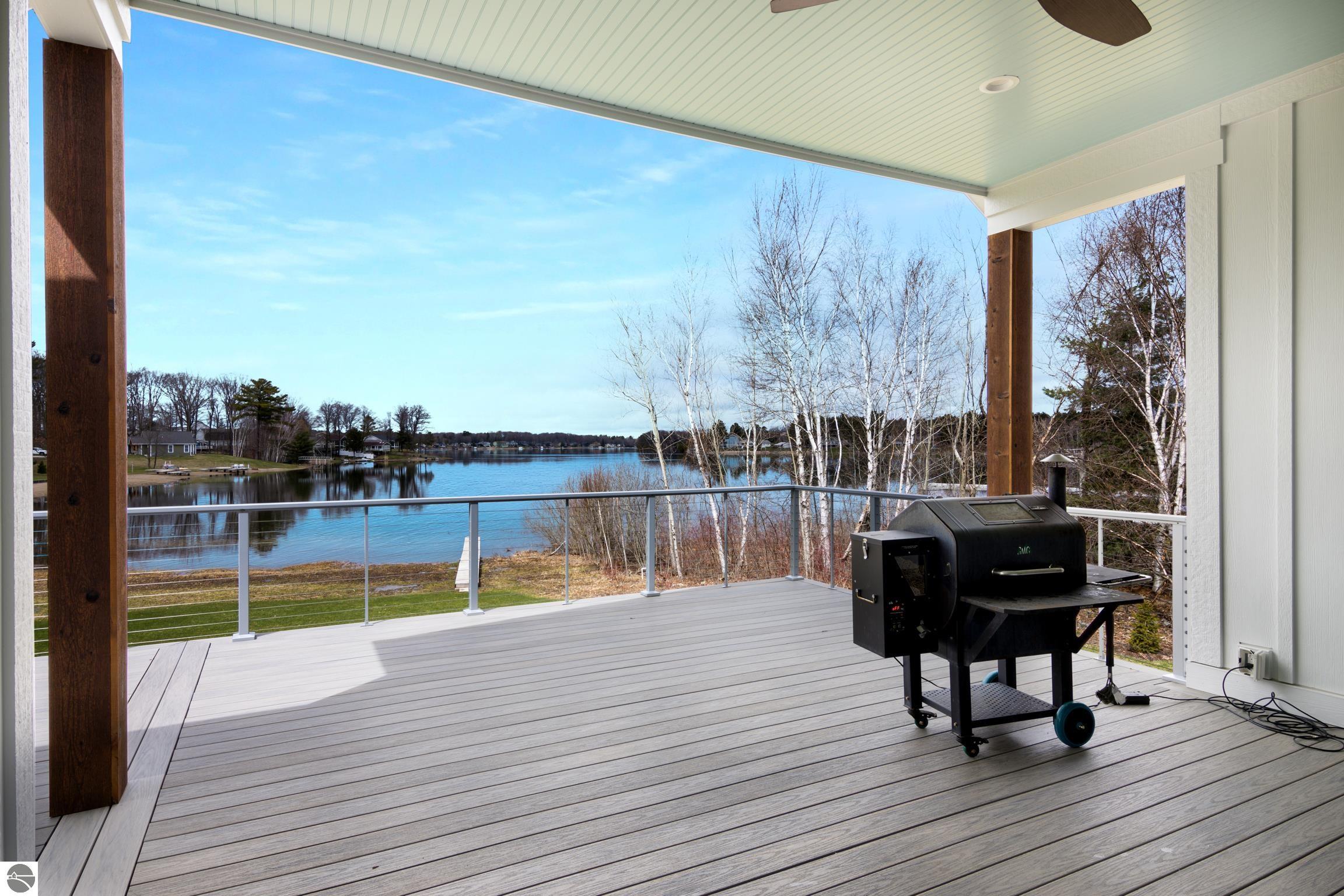 504 S East Silver Lake Road