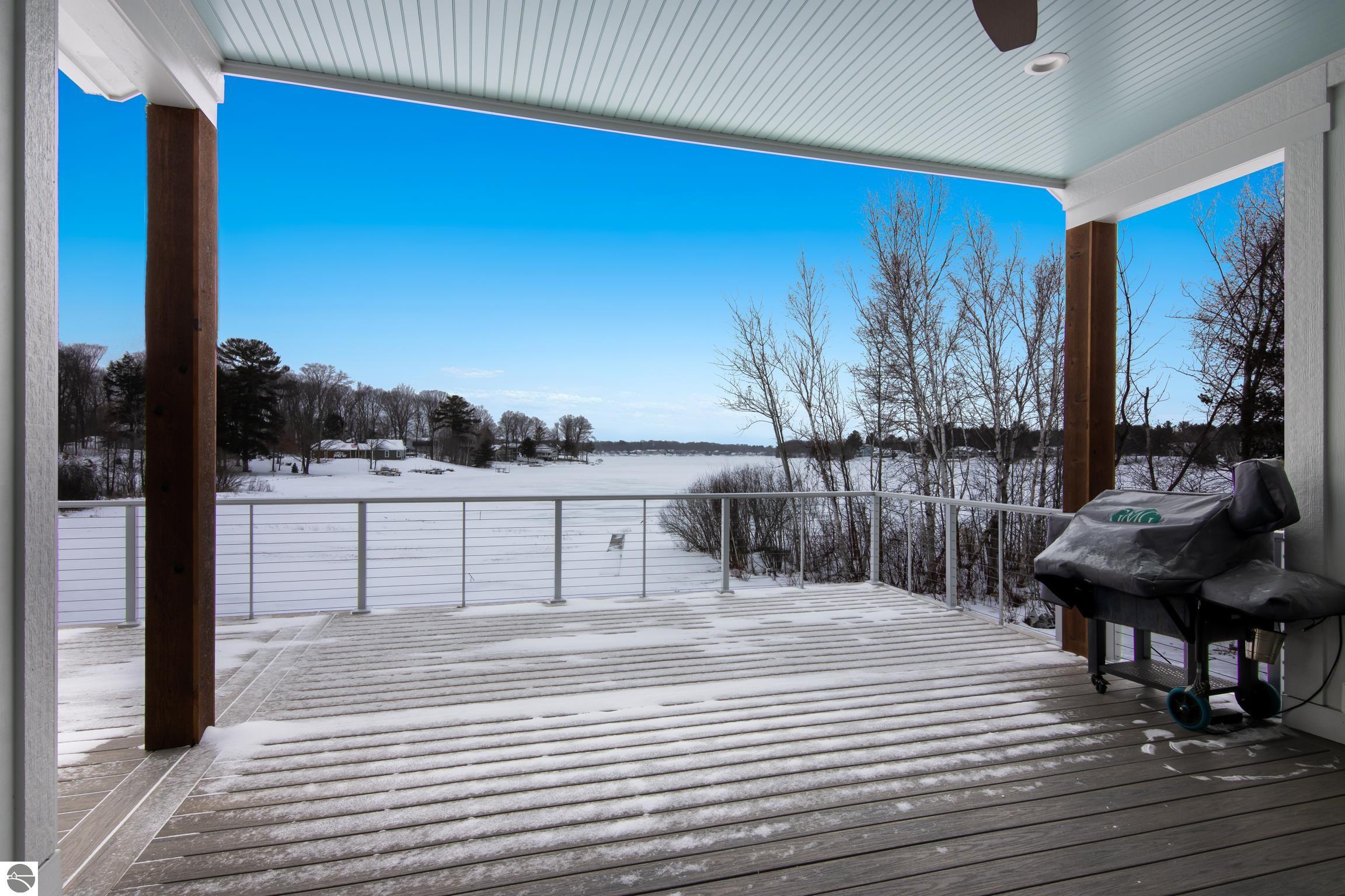 504 S East Silver Lake Road