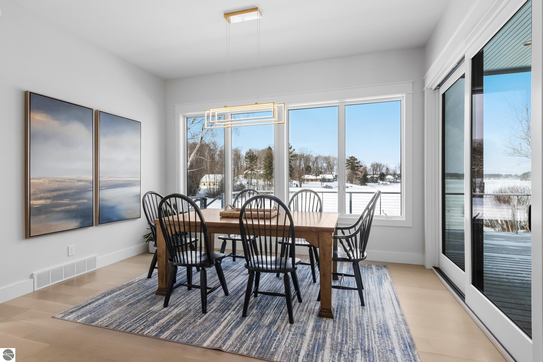 504 S East Silver Lake Road