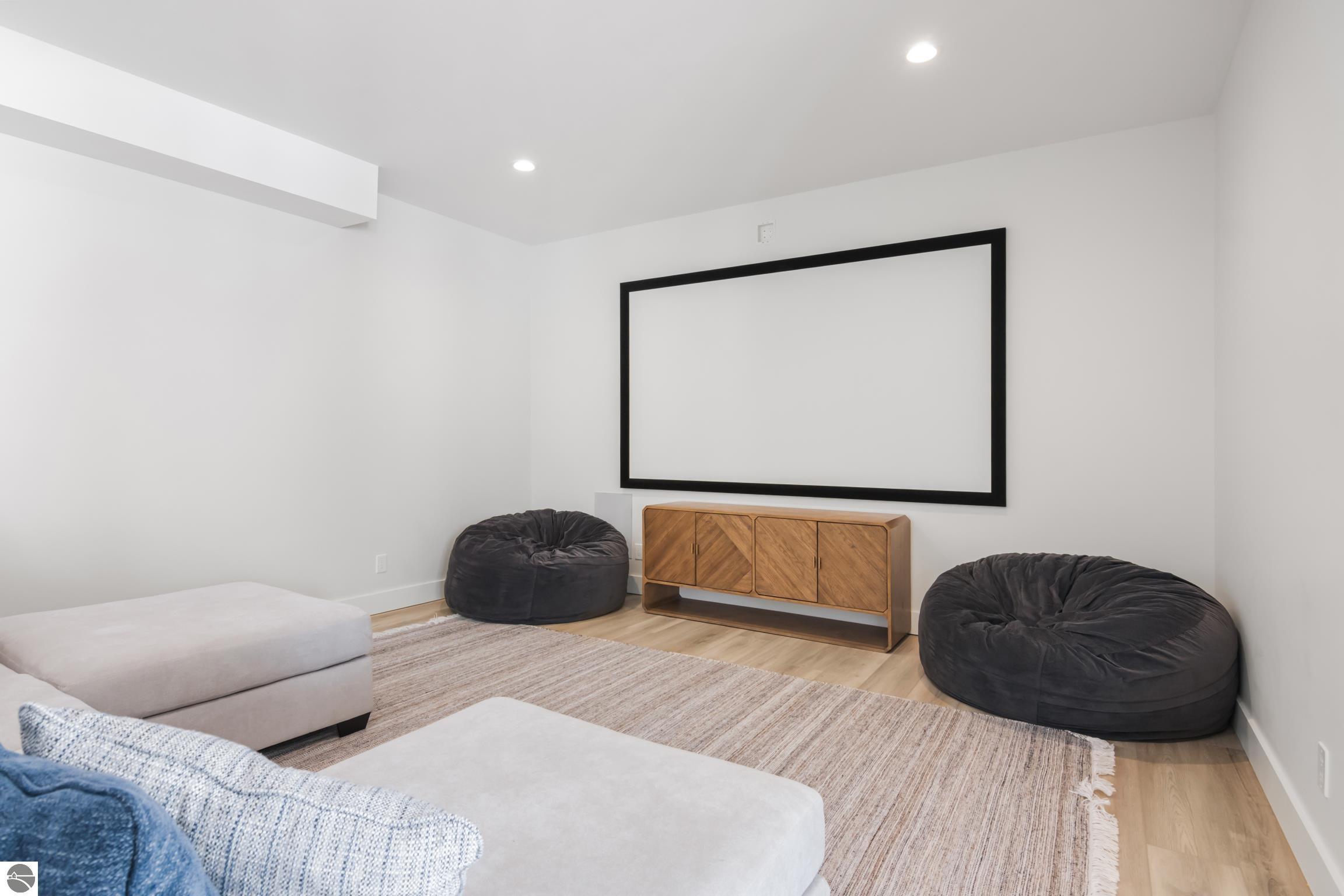 504 S East Silver Lake Road