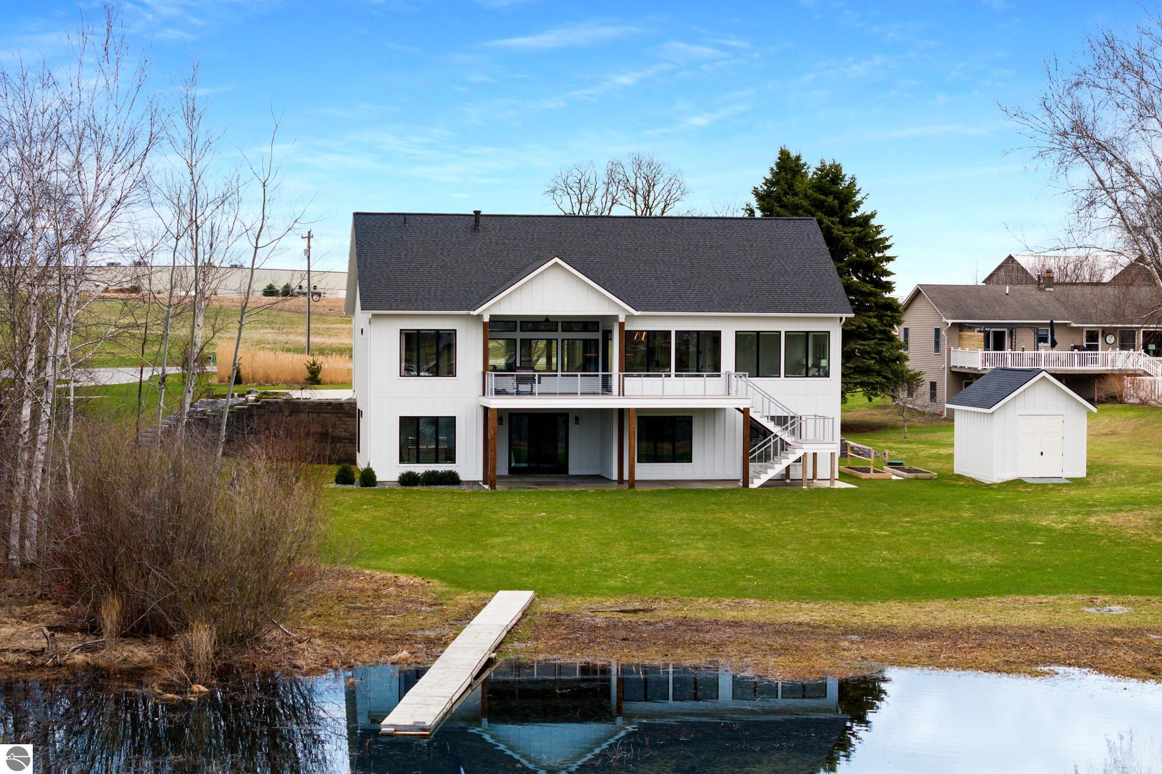 504 S East Silver Lake Road