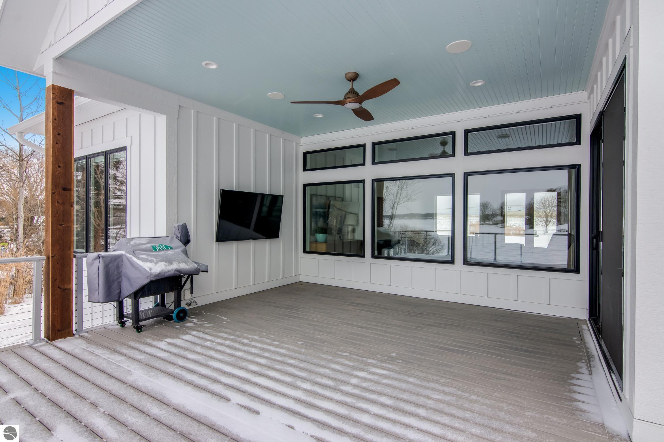 504 S East Silver Lake Road