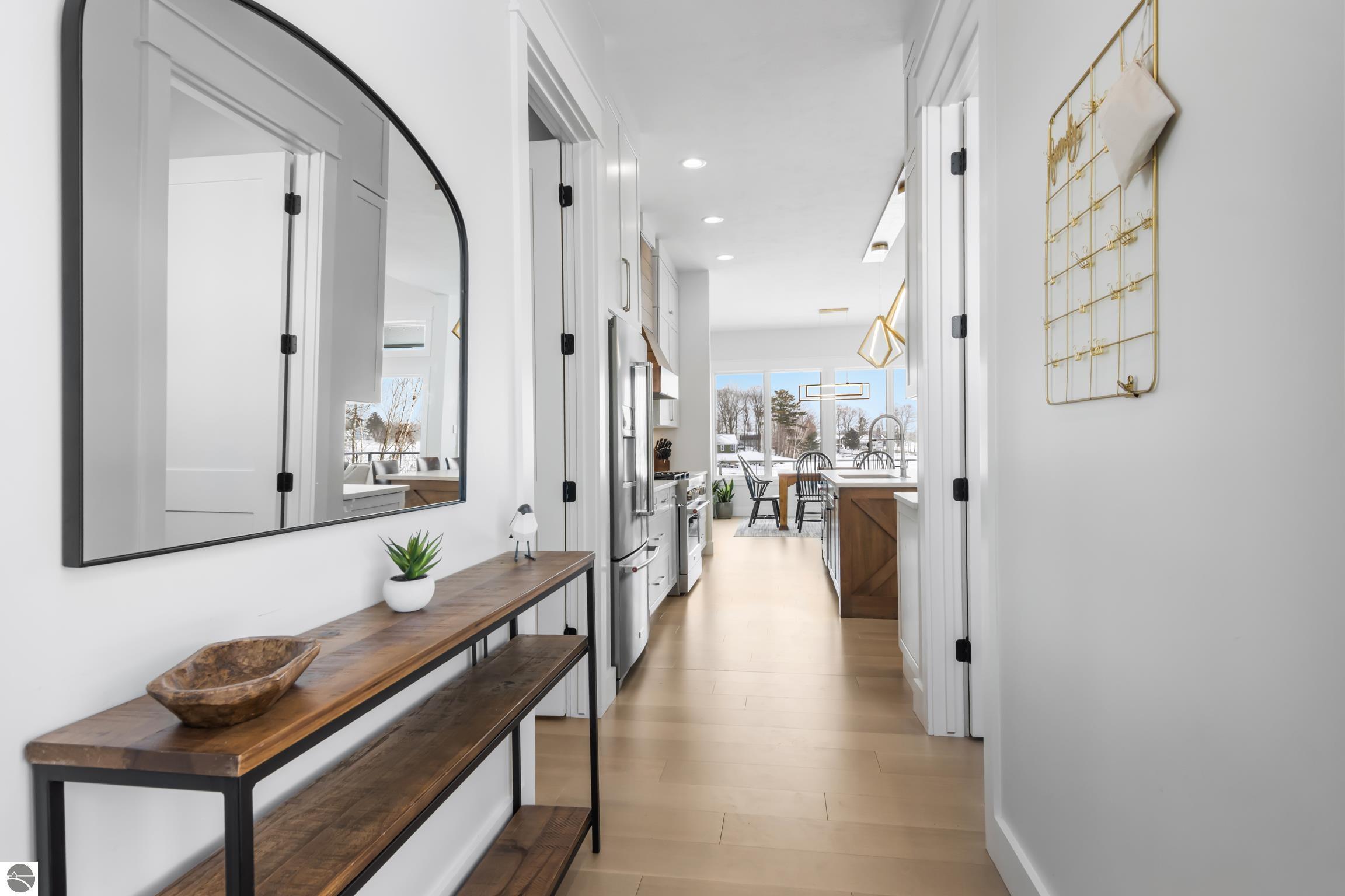 504 S East Silver Lake Road