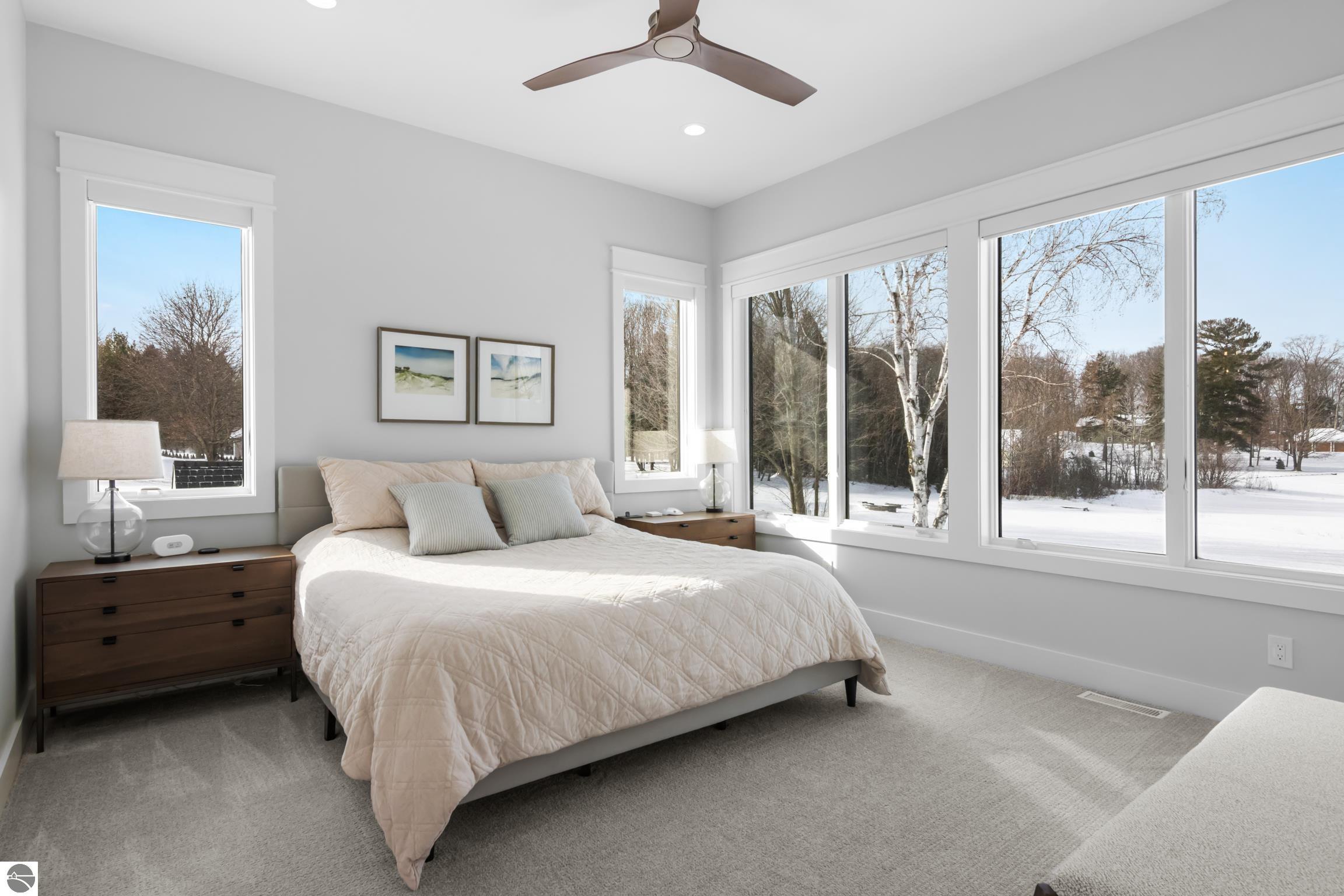 504 S East Silver Lake Road