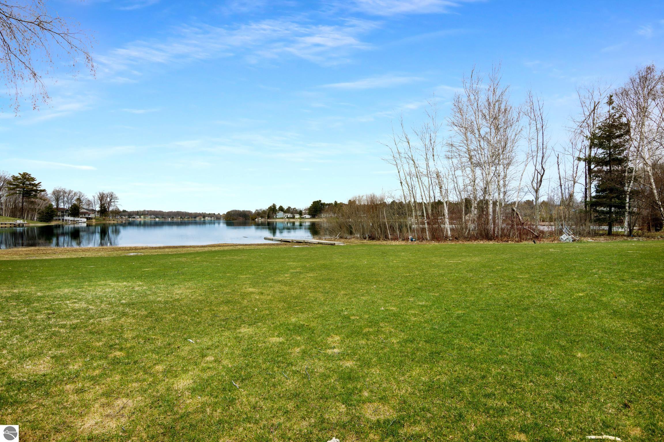 504 S East Silver Lake Road