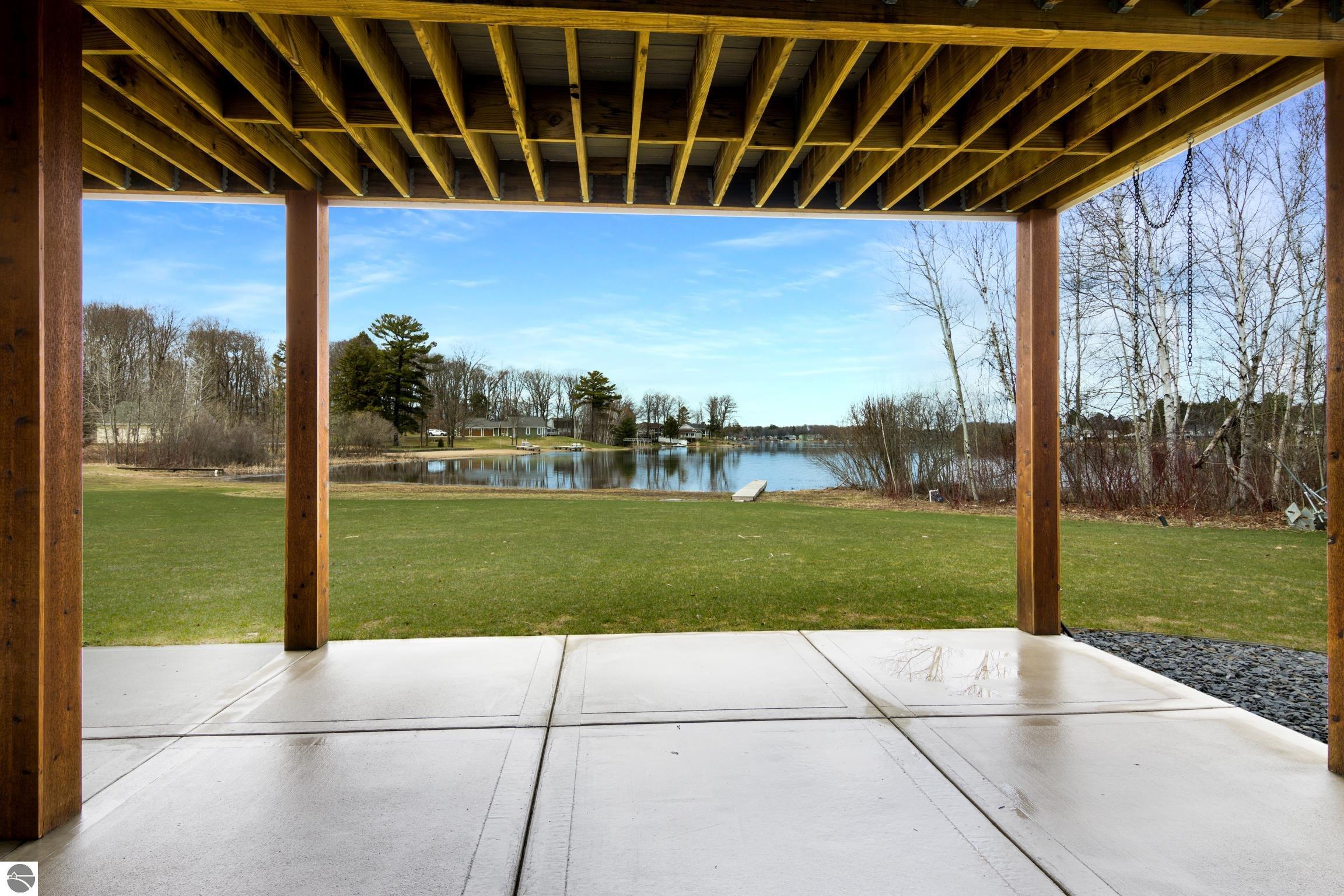 504 S East Silver Lake Road