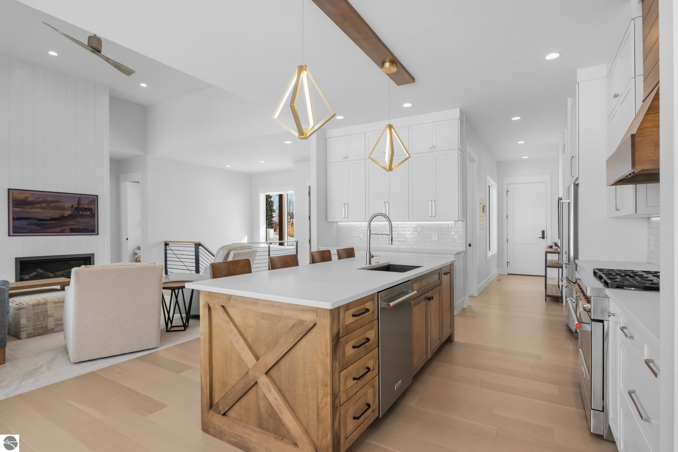 504 S East Silver Lake Road