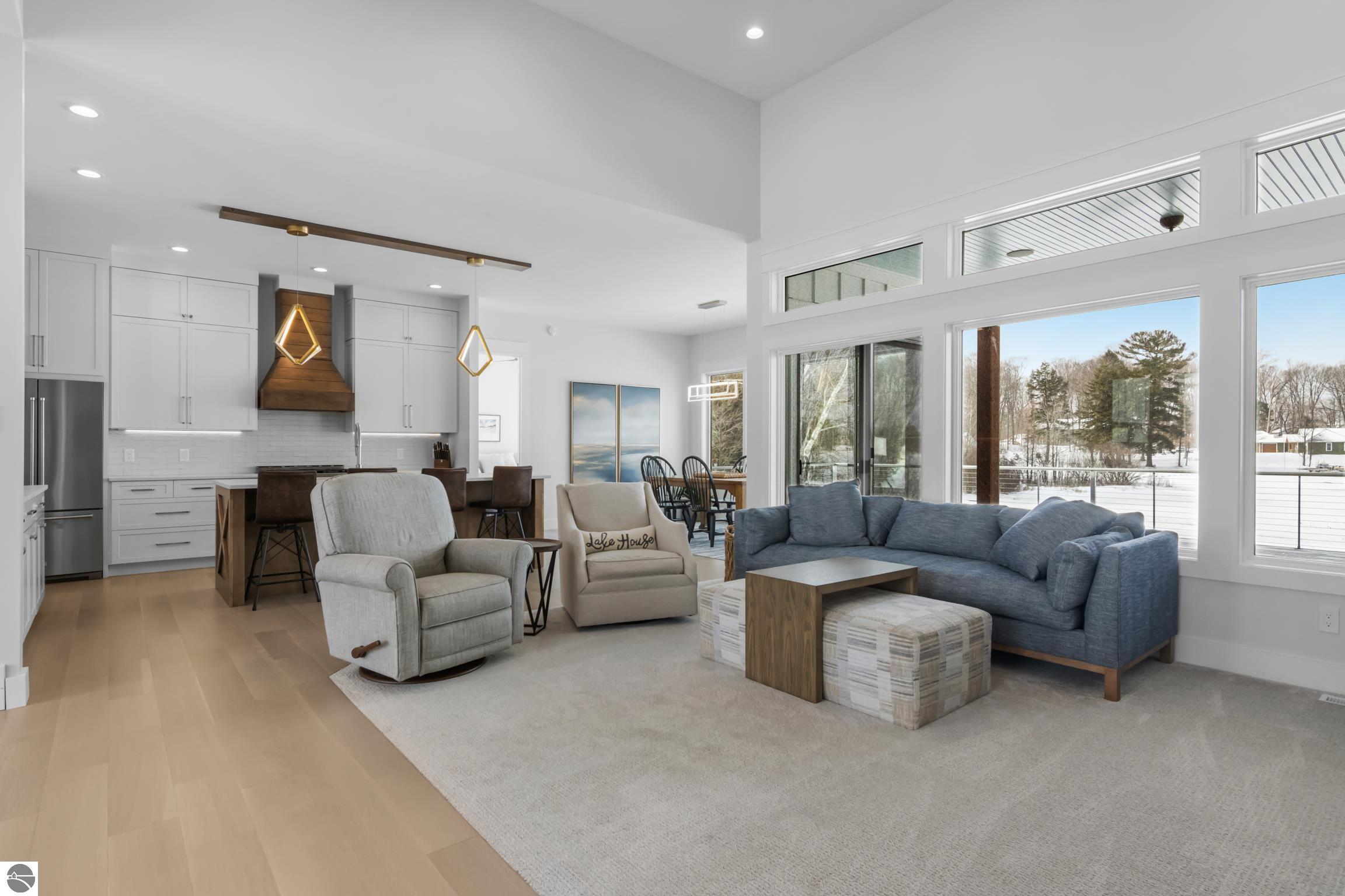 504 S East Silver Lake Road