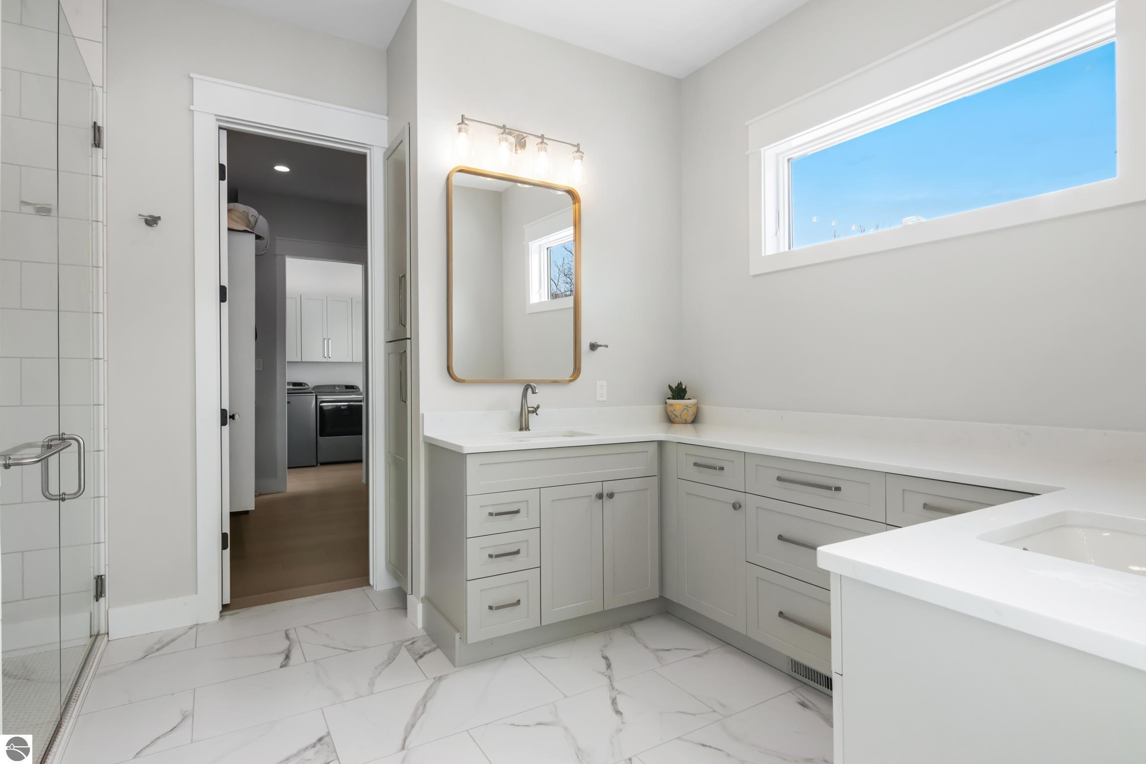 504 S East Silver Lake Road