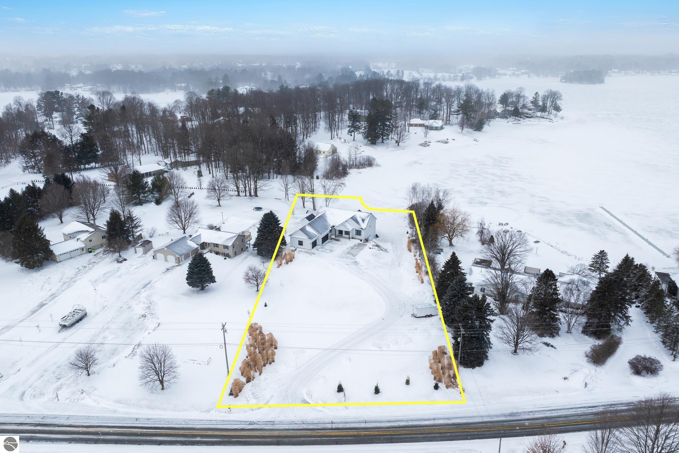 504 S East Silver Lake Road