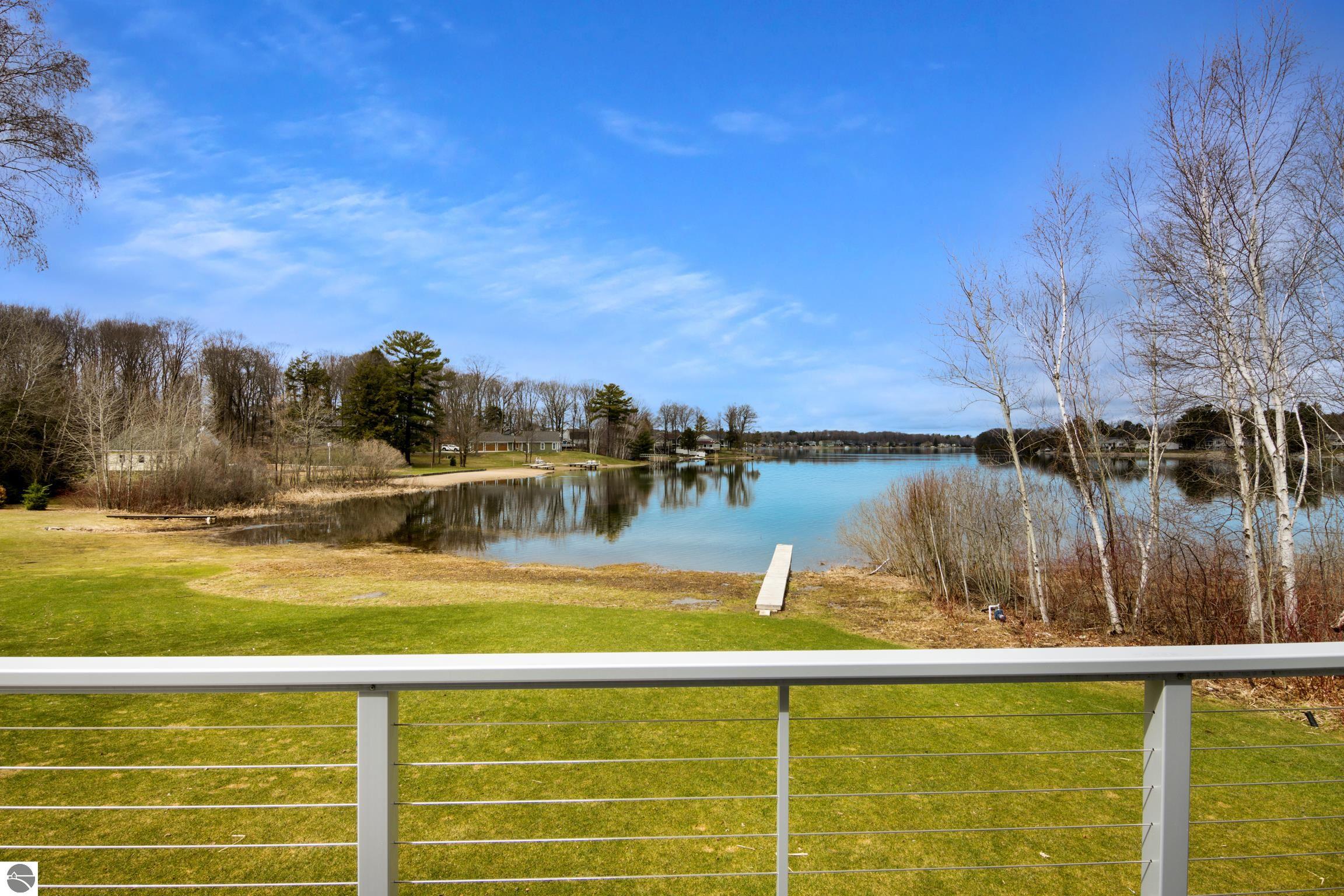 504 S East Silver Lake Road