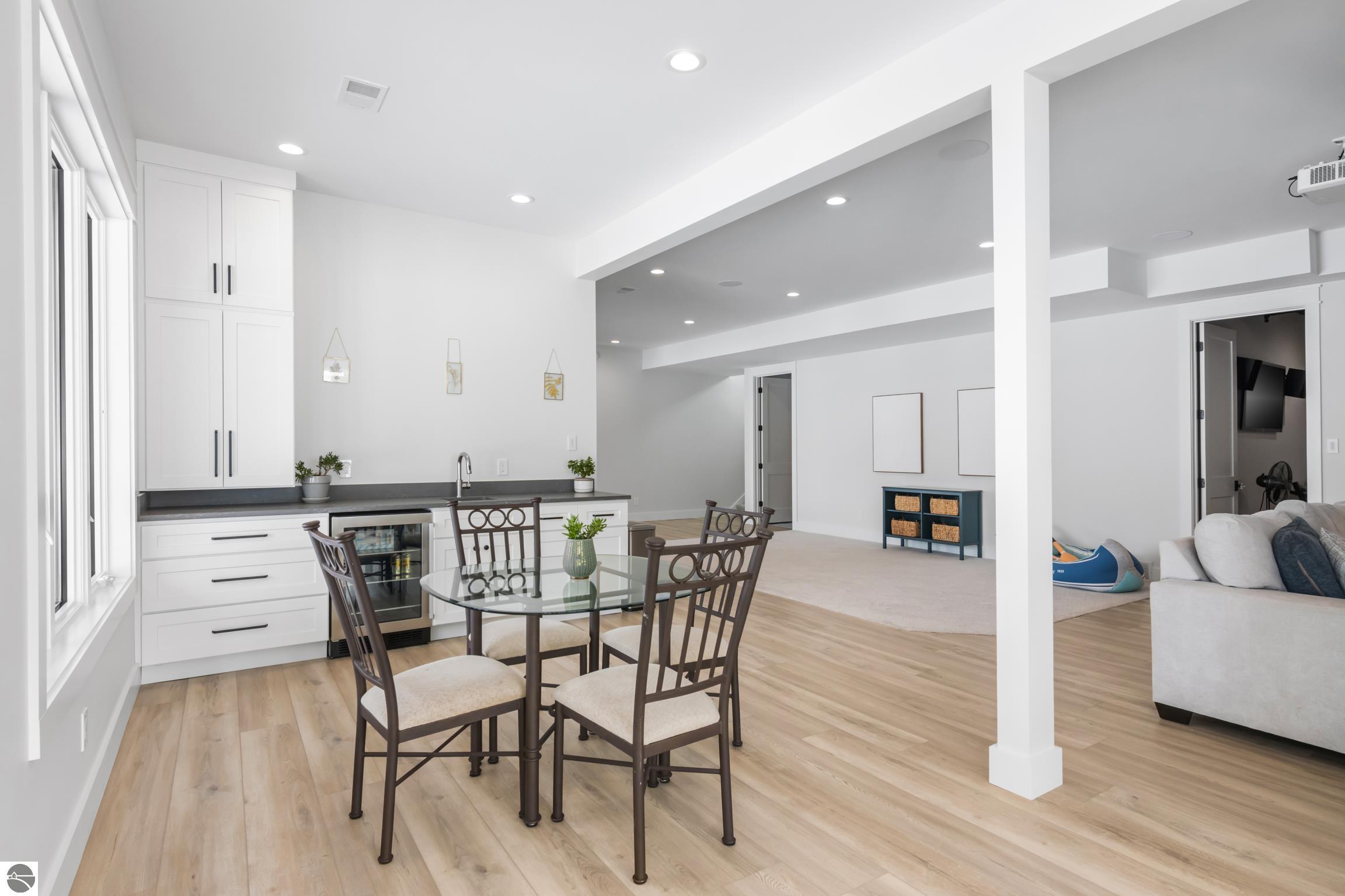 504 S East Silver Lake Road