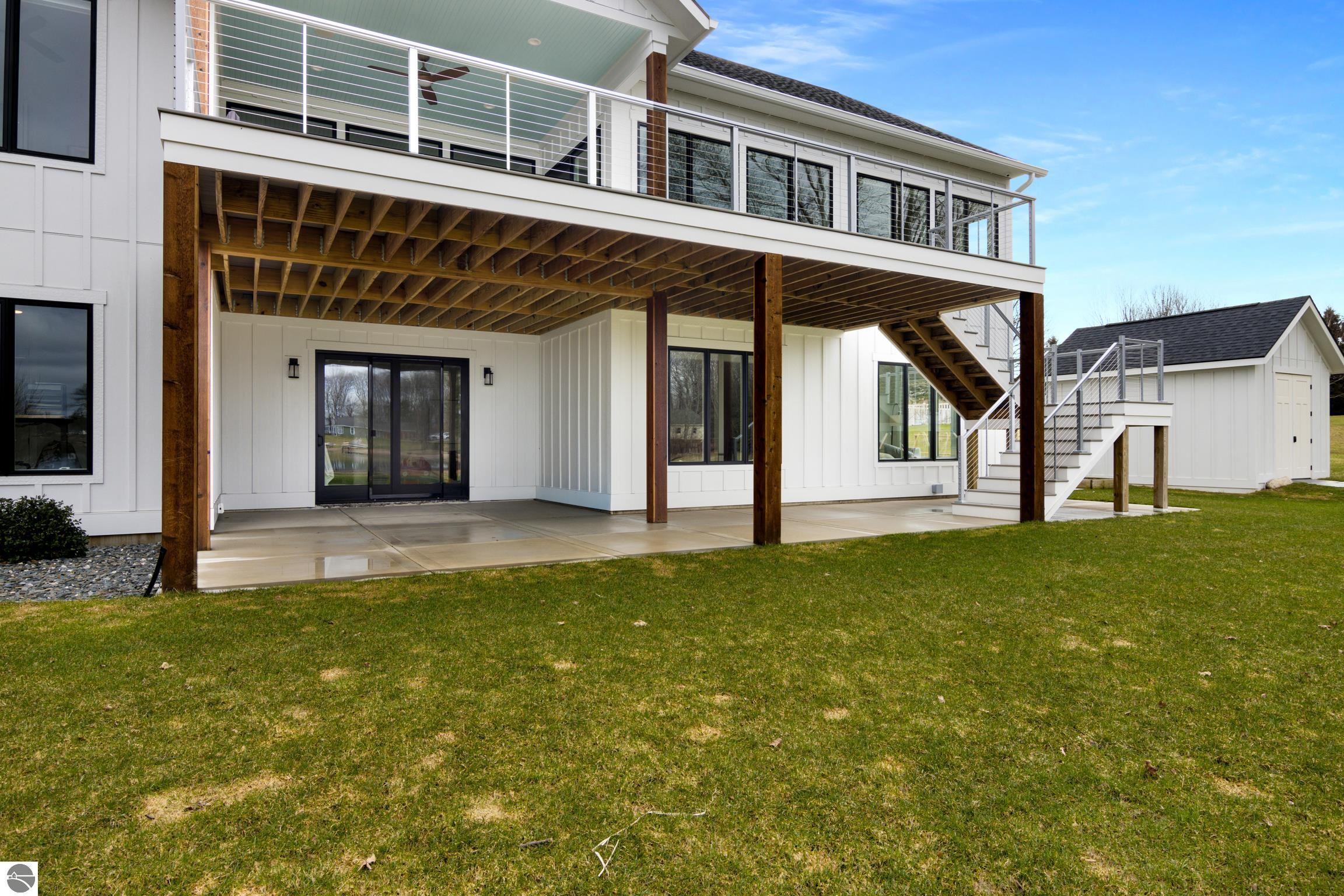 504 S East Silver Lake Road