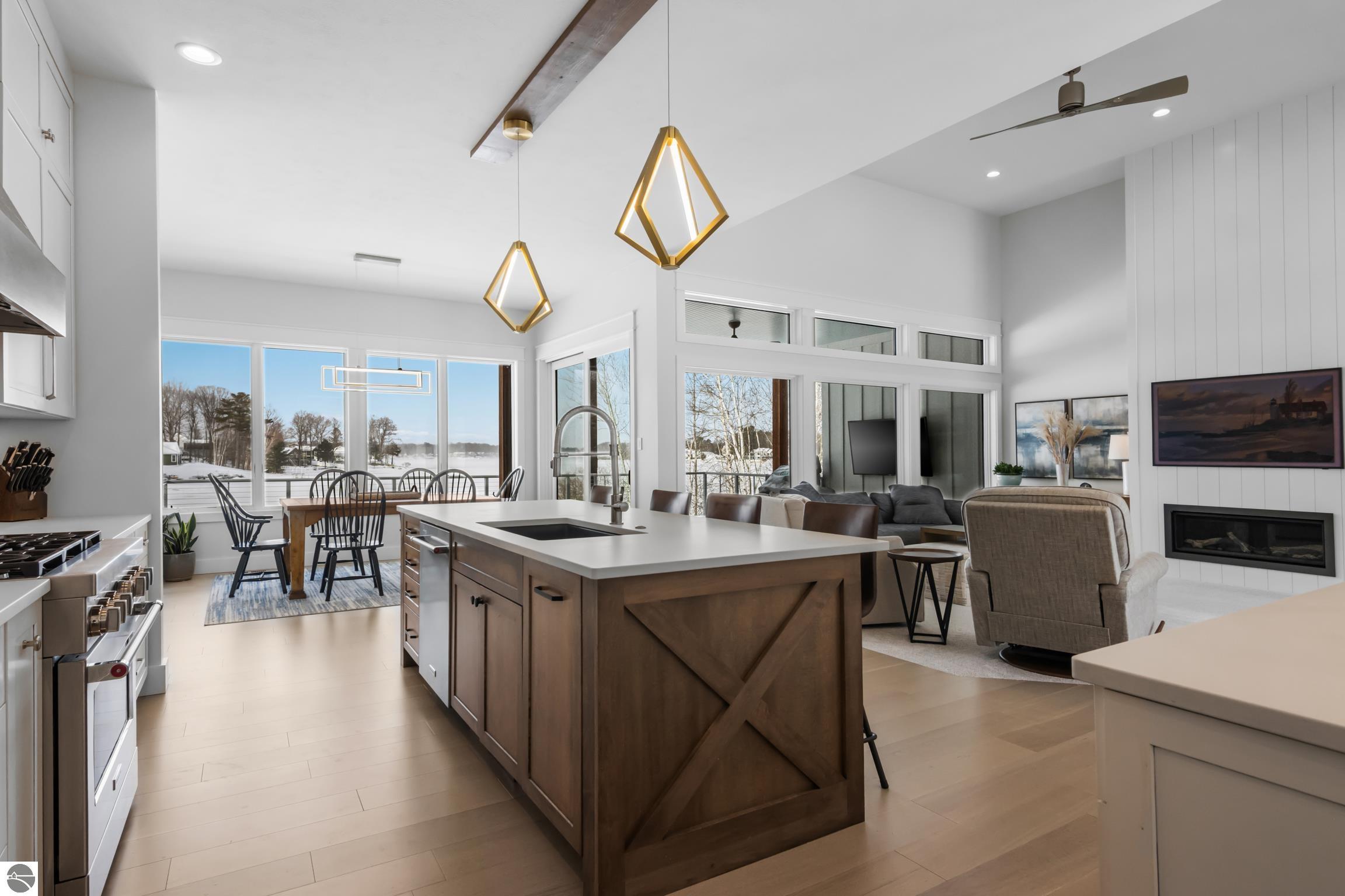 504 S East Silver Lake Road