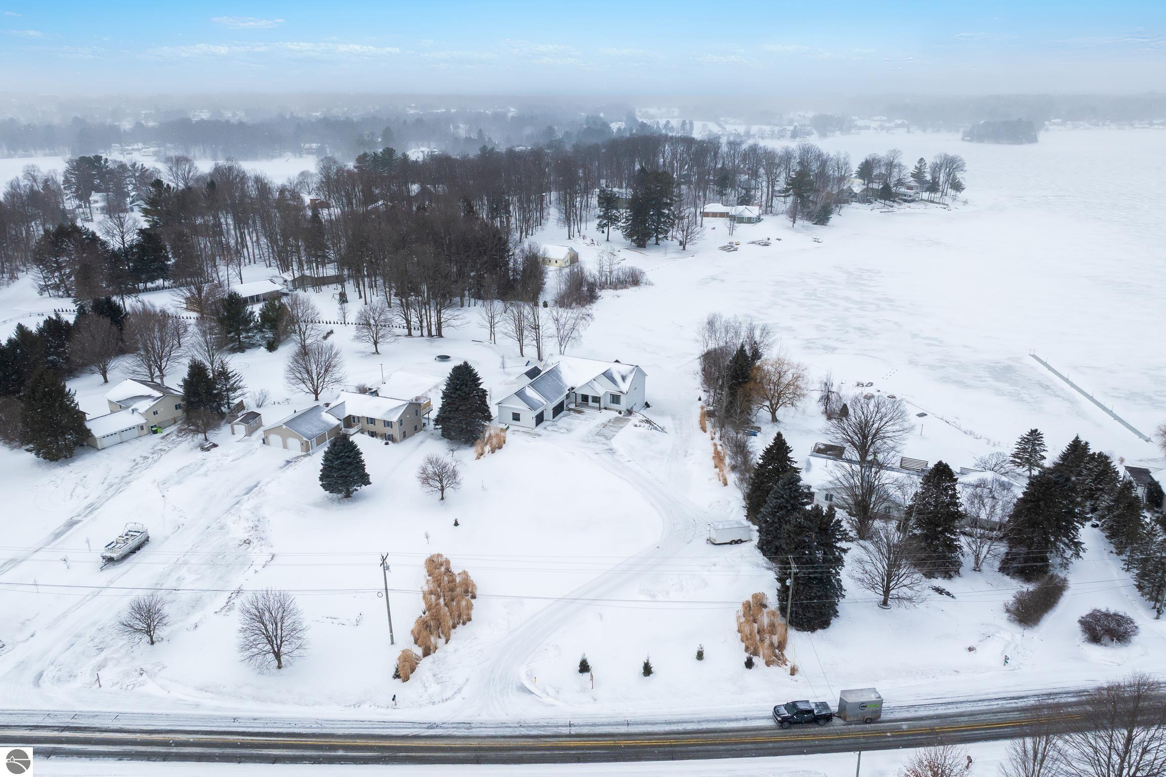 504 S East Silver Lake Road