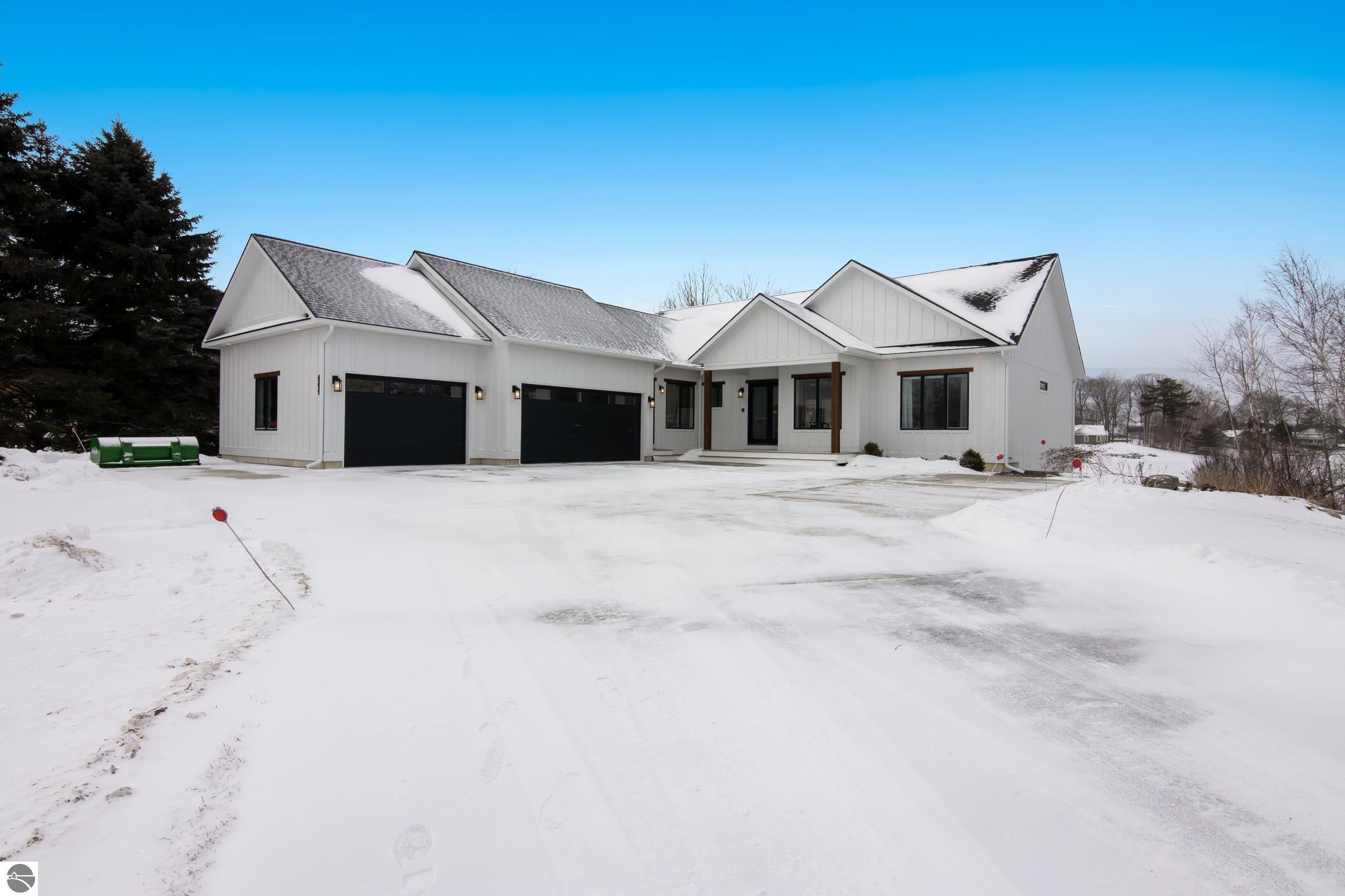 504 S East Silver Lake Road