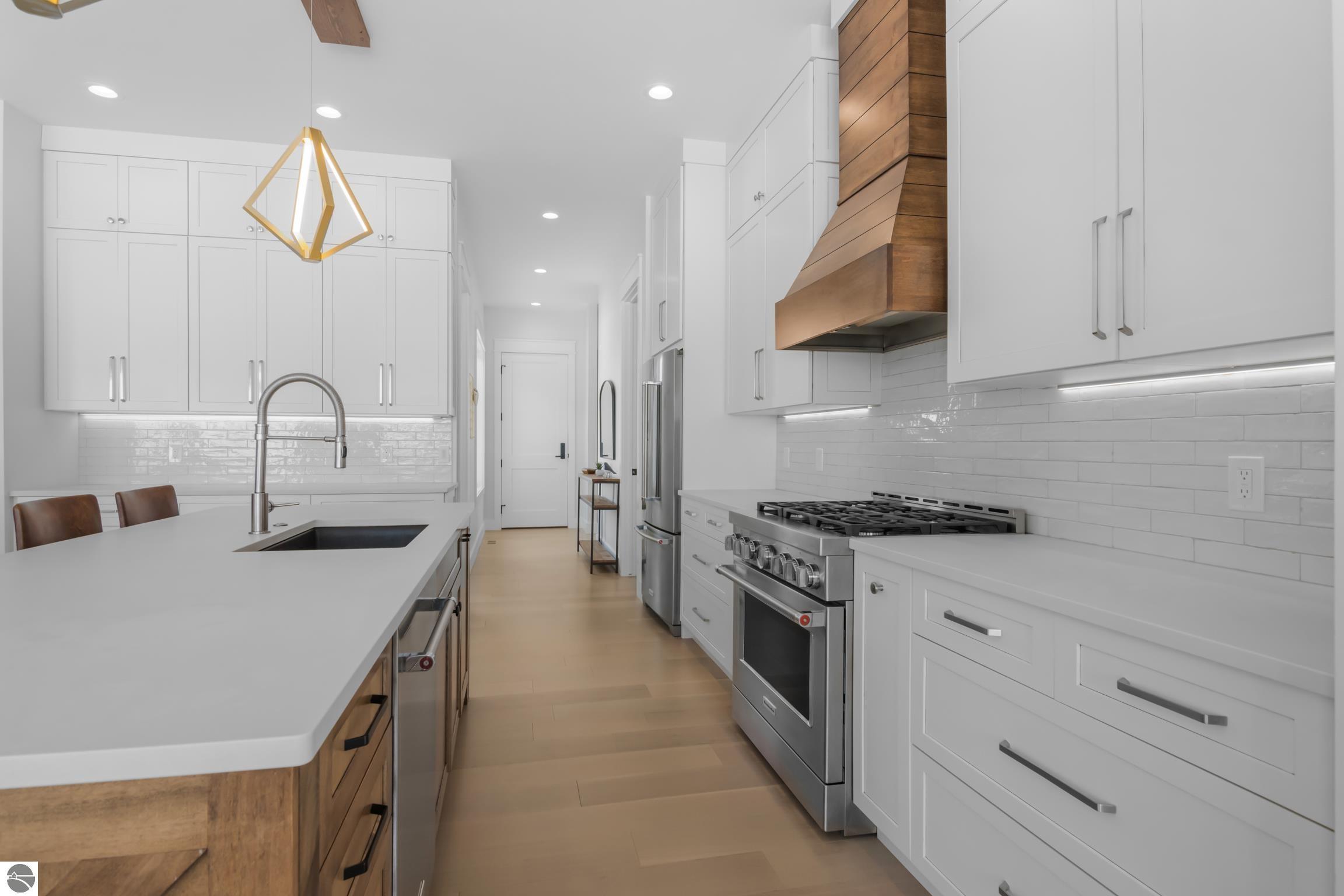 504 S East Silver Lake Road